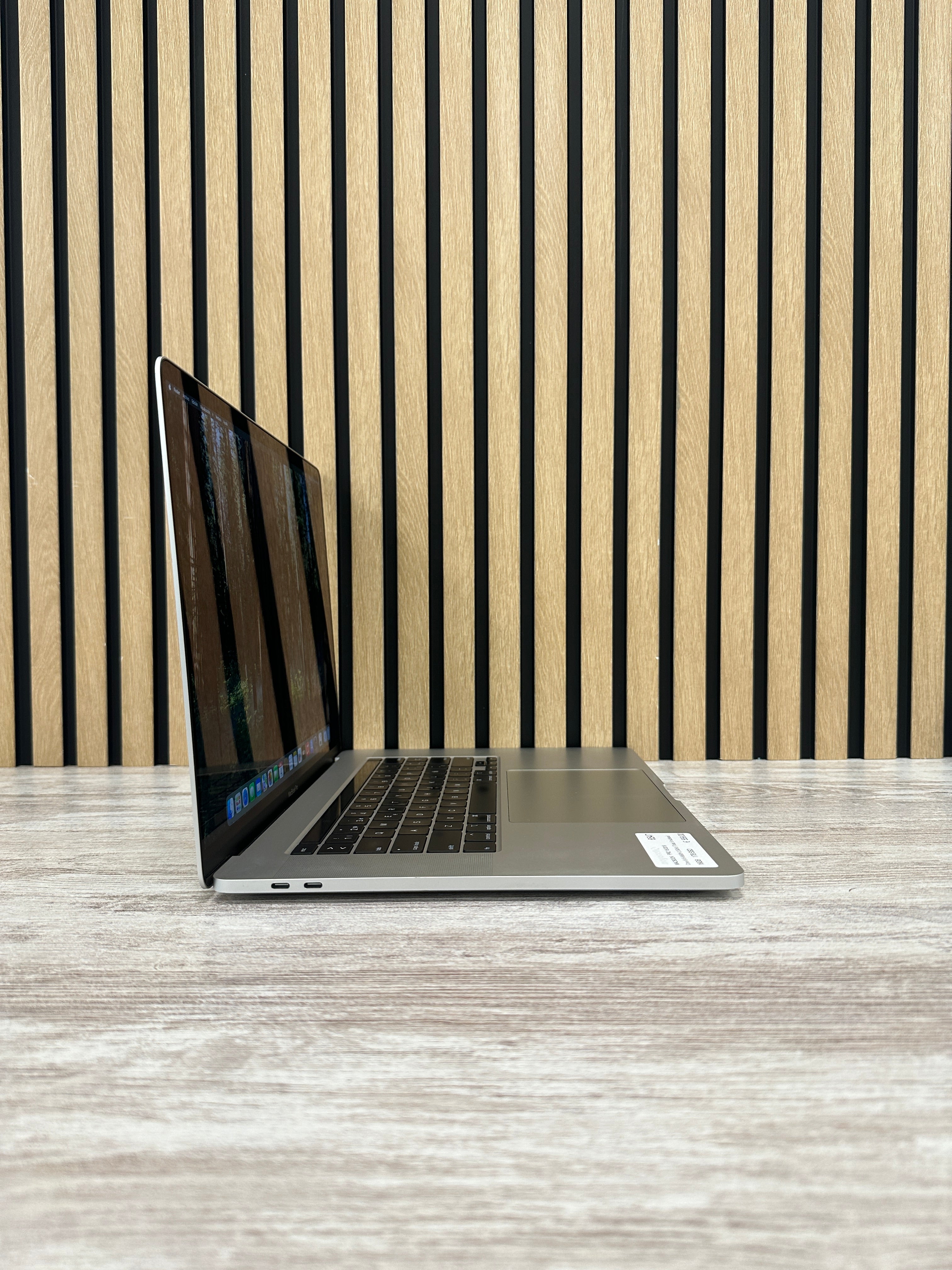 MacBook Pro 16" 2019 i9 16gb 1tb SSD