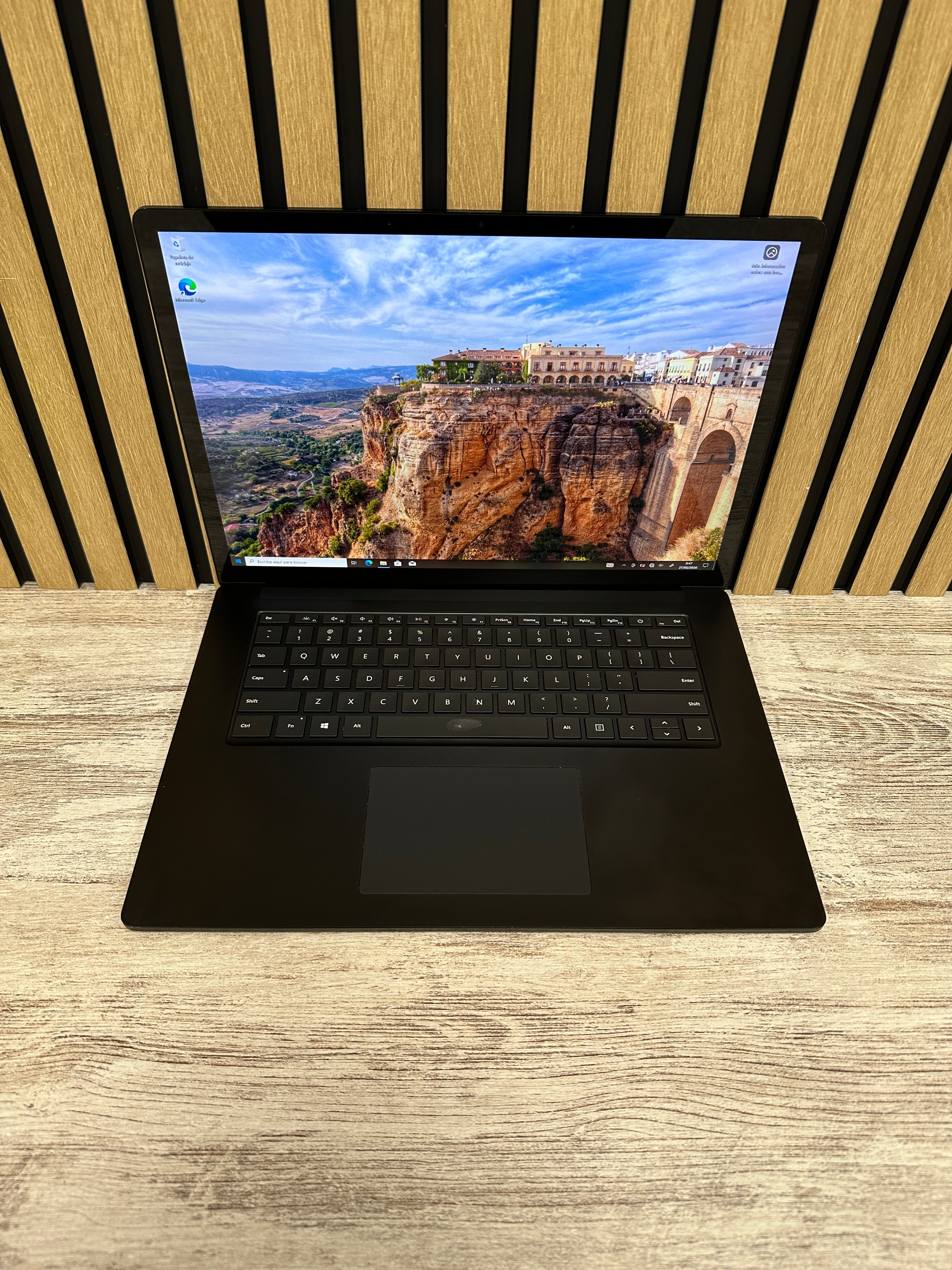 Microsoft Corp Surface Laptop 4 i7 32gb 1tb SSD