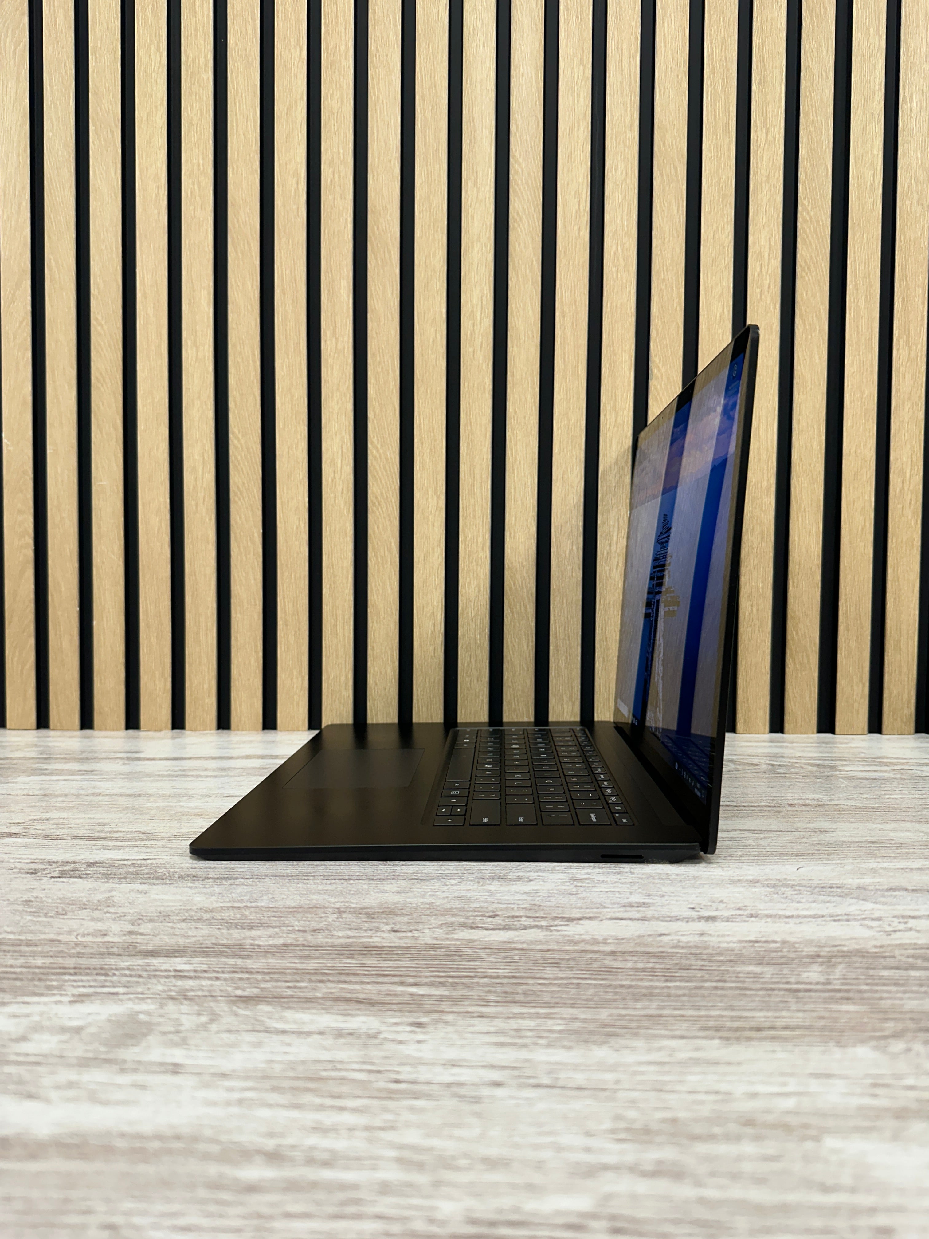 Microsoft Surface Laptop 4 i7 32gb 1tb SSD - Moyacell