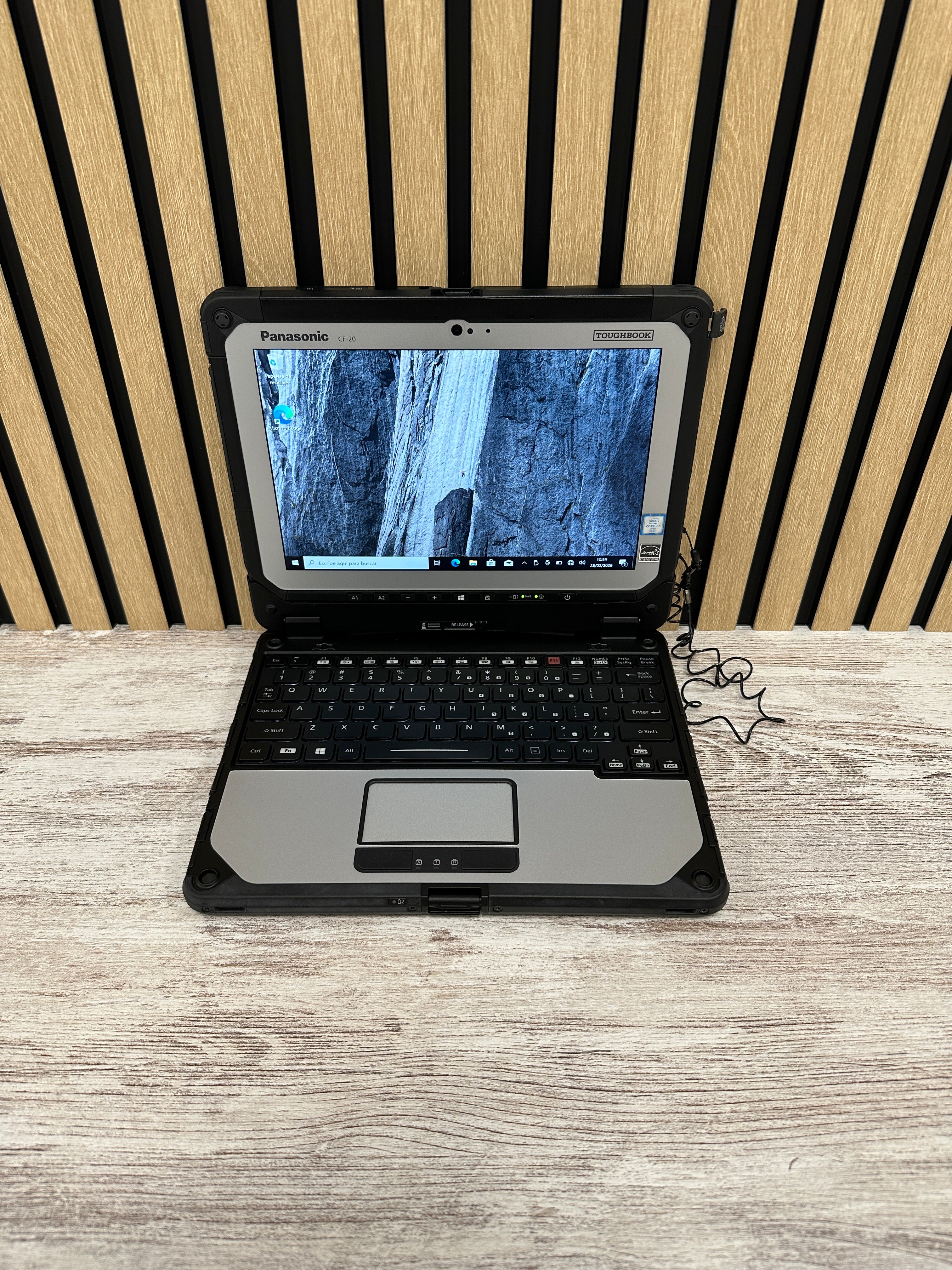 Panasonic ToughBook CF-20 Core M5 8gb 256gb SSD - Moyacell