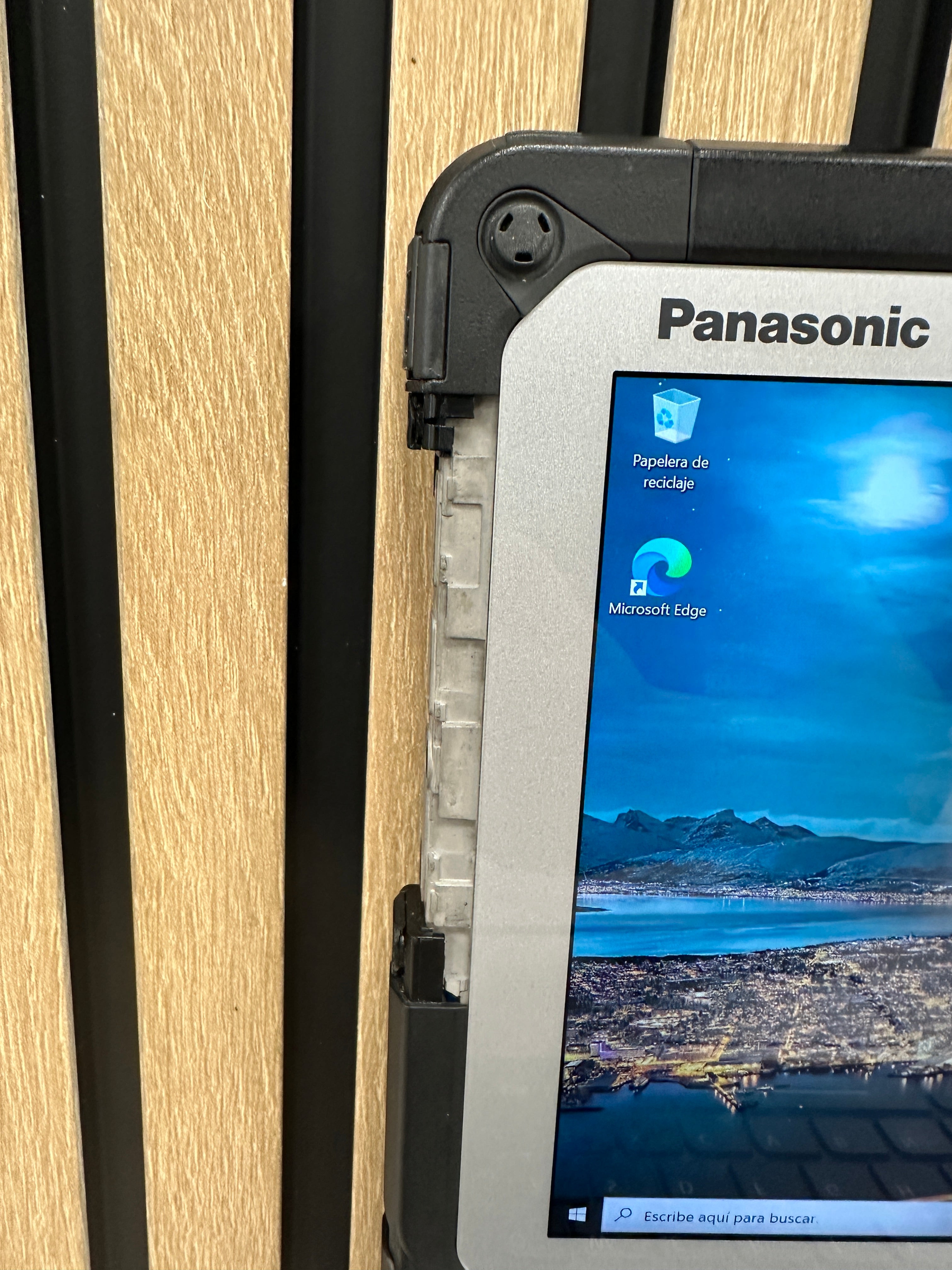 Panasonic ToughBook CF-20 i5 8gb 256gb SSD - Moyacell