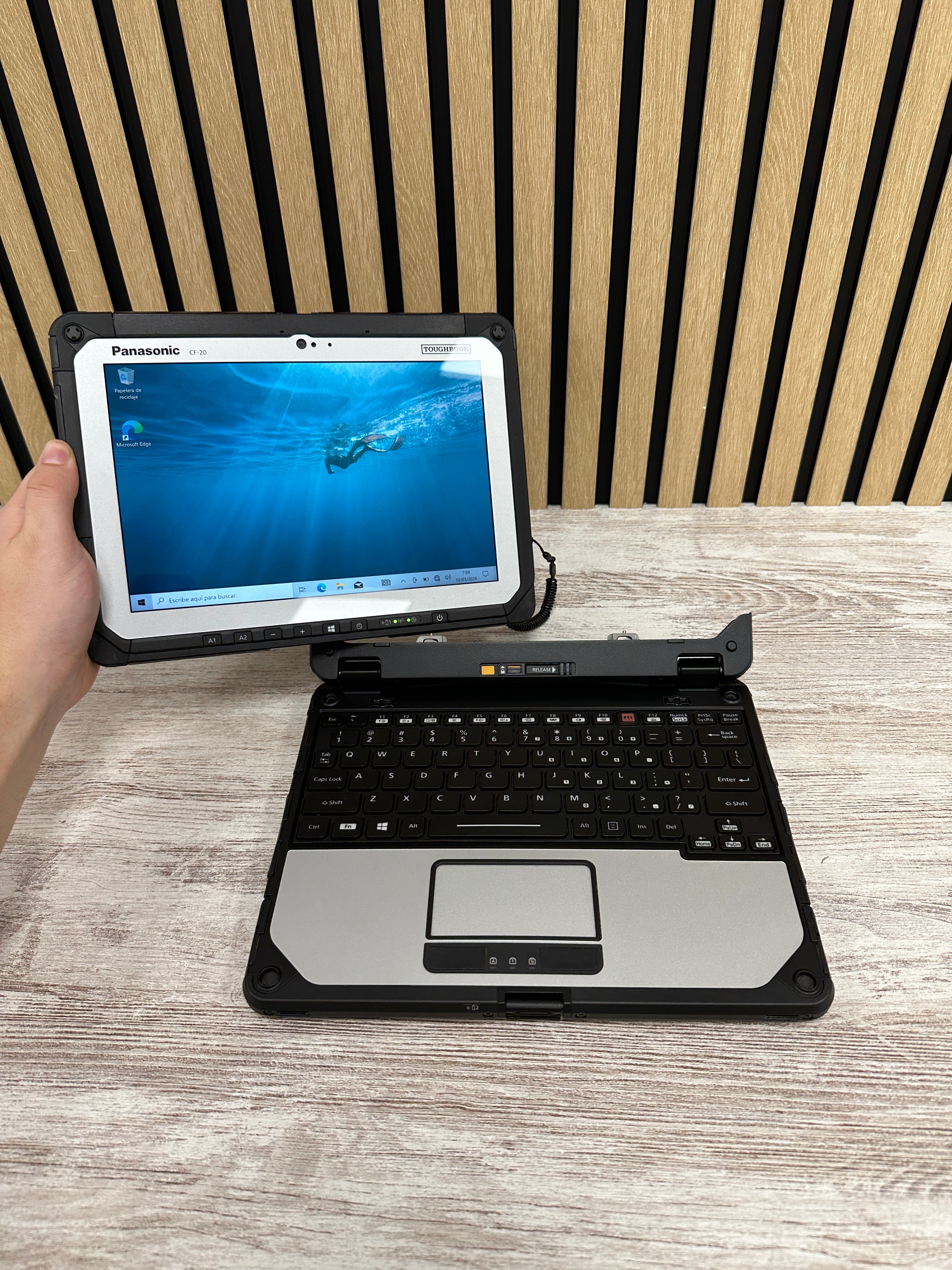 Panasonic ToughBook CF-20 M5 8gb 256gb SSD - Moyacell