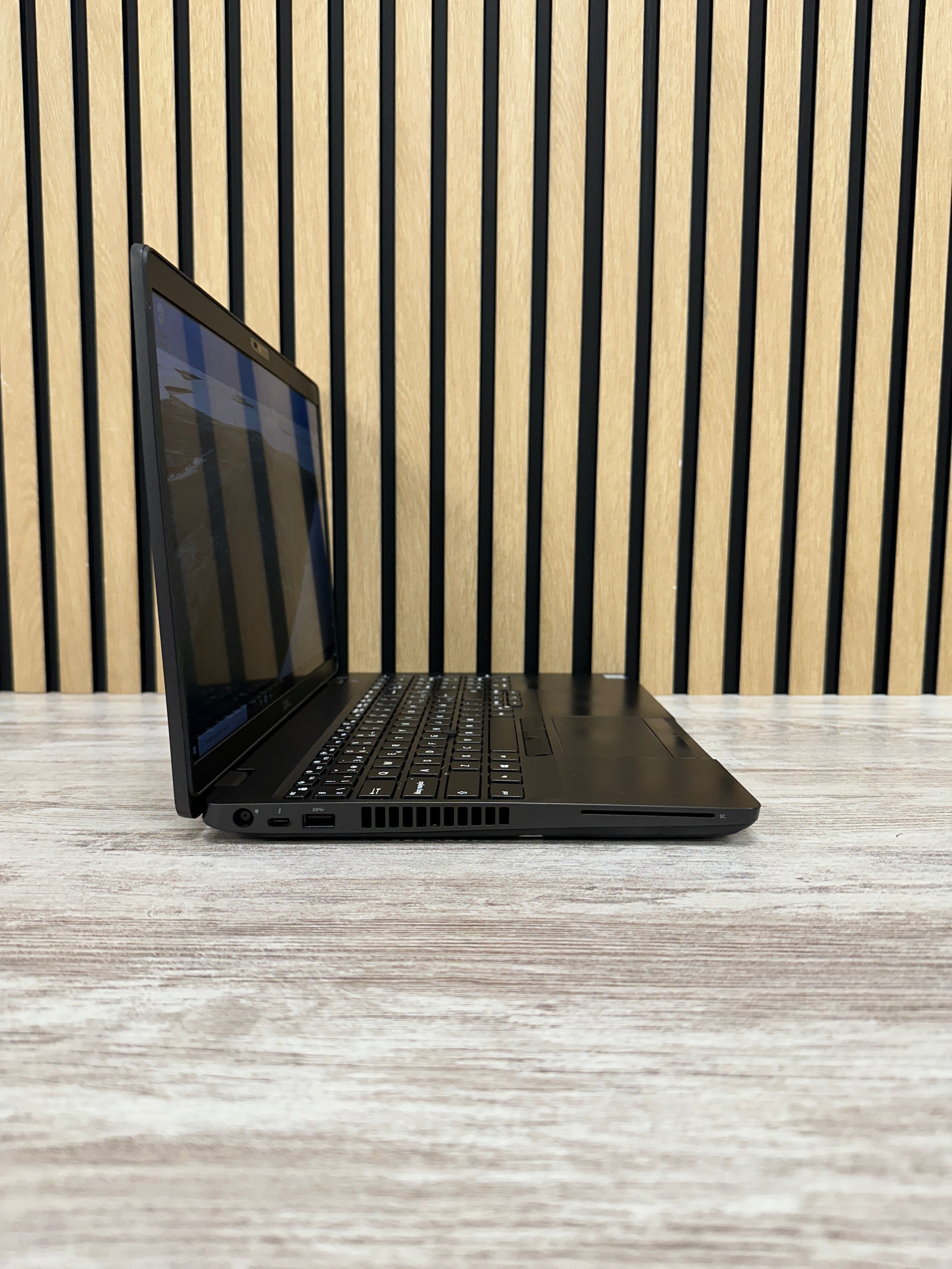 Dell Latitude 5501 i7 32gb 512gb SSD