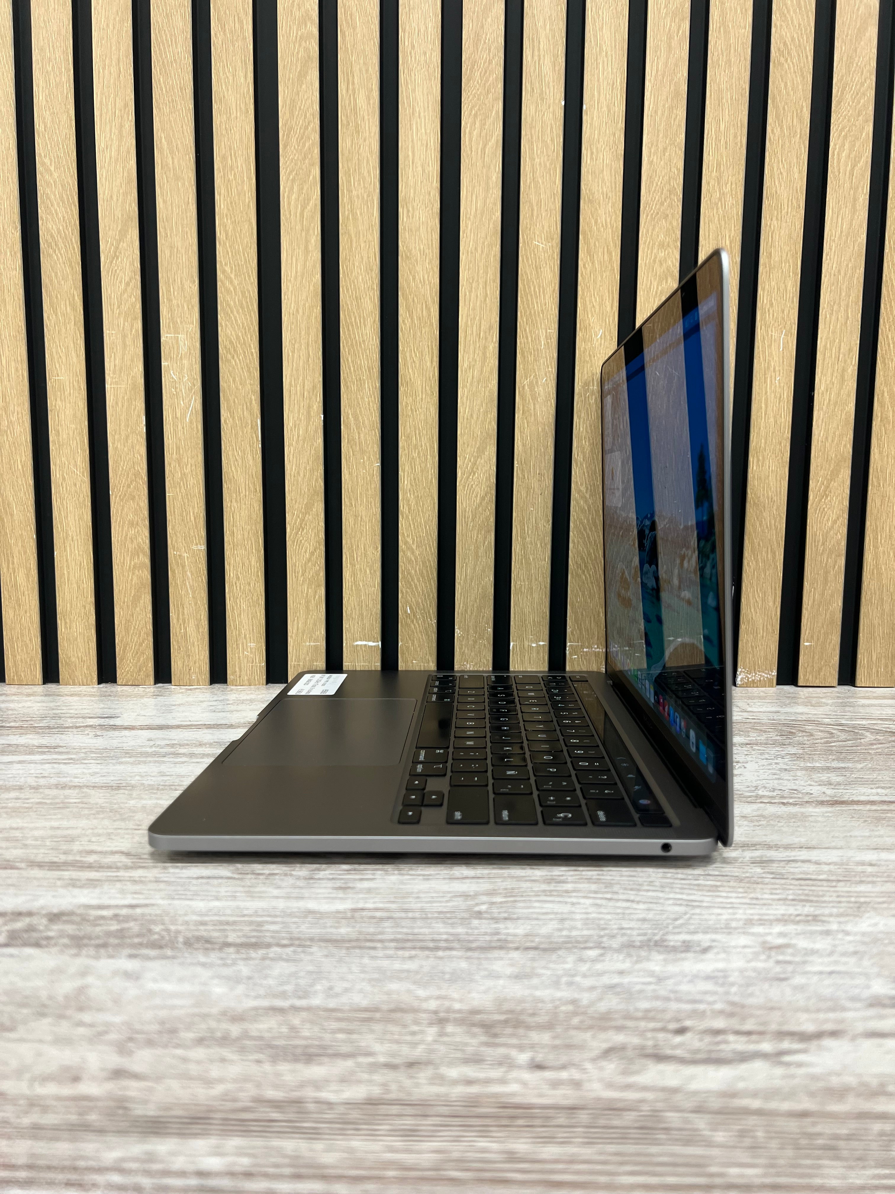 MacBook Pro 13" 2020 M1 16gb 256gb SSD