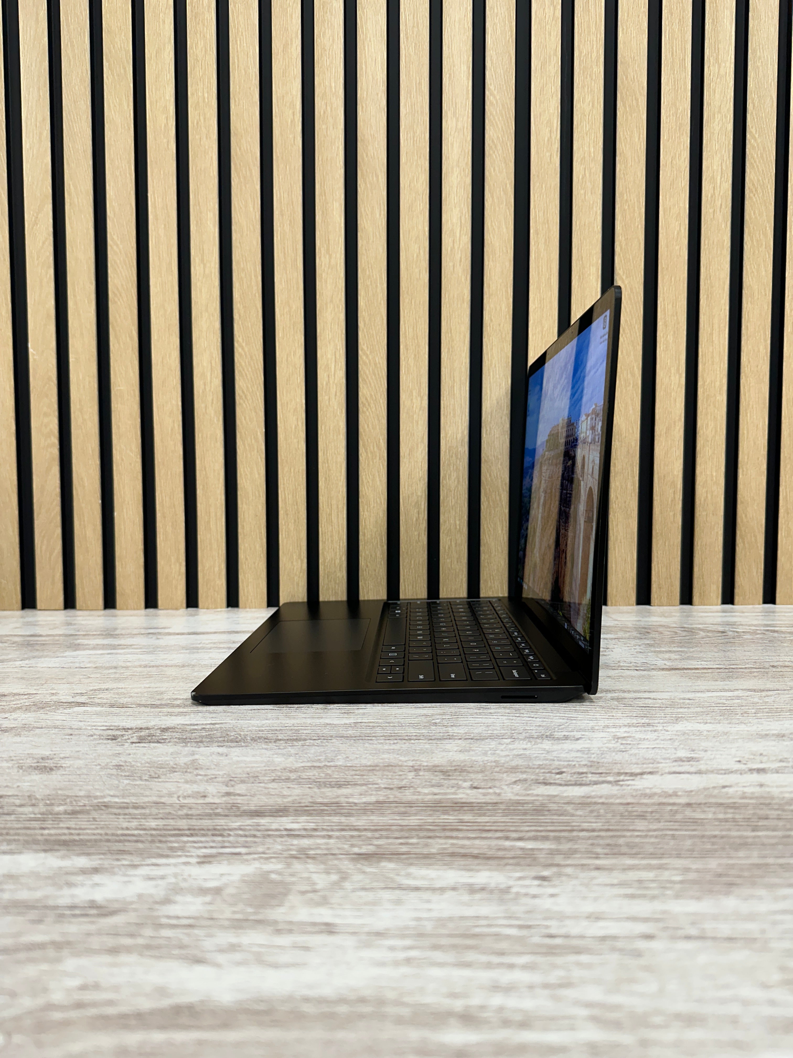 Microsoft Corp Surface Laptop 4 Ryzen 5 16gb 256gb SSD