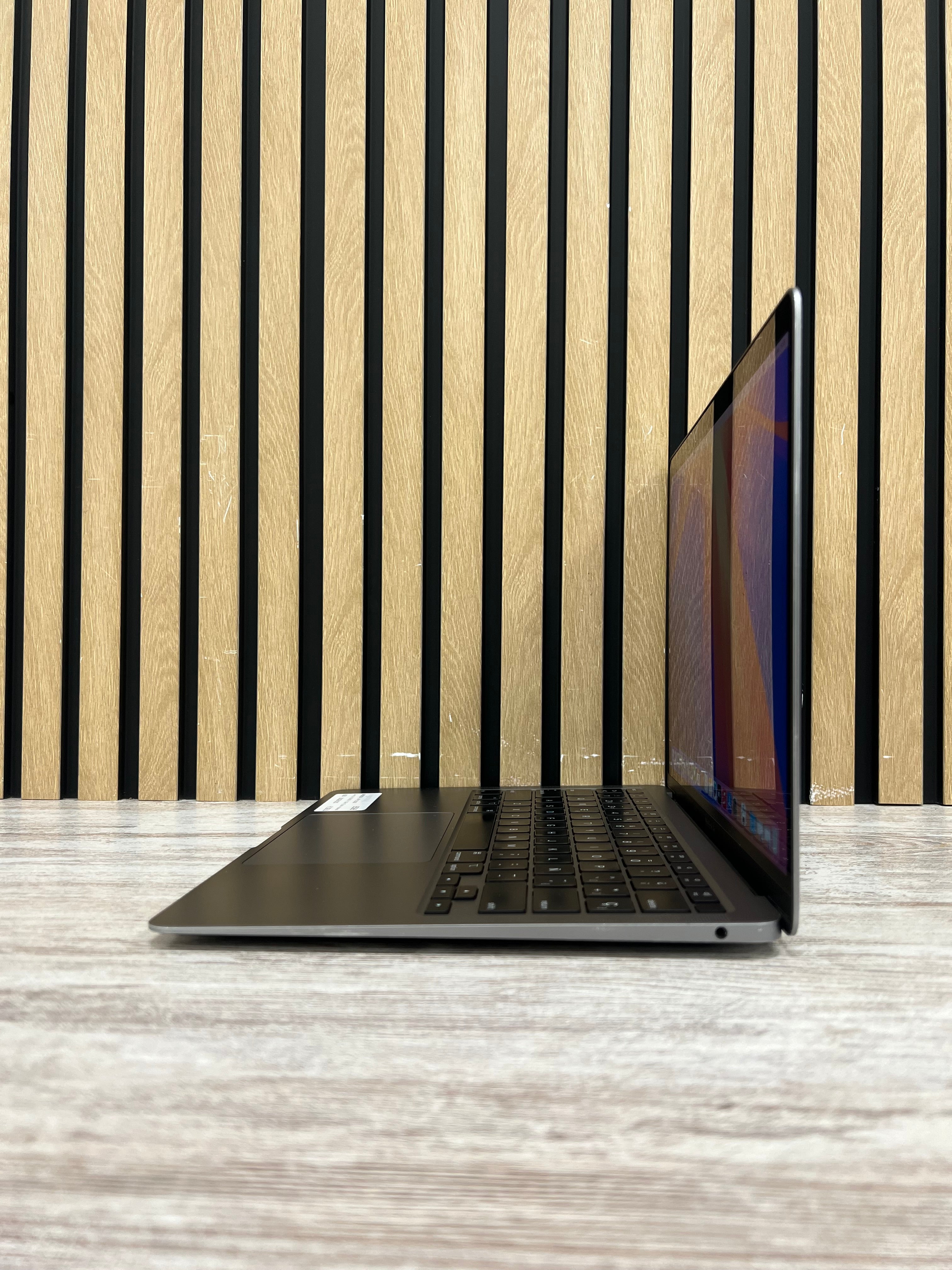 MacBook Air 13" 2020 i5 8gb 500gb SSD