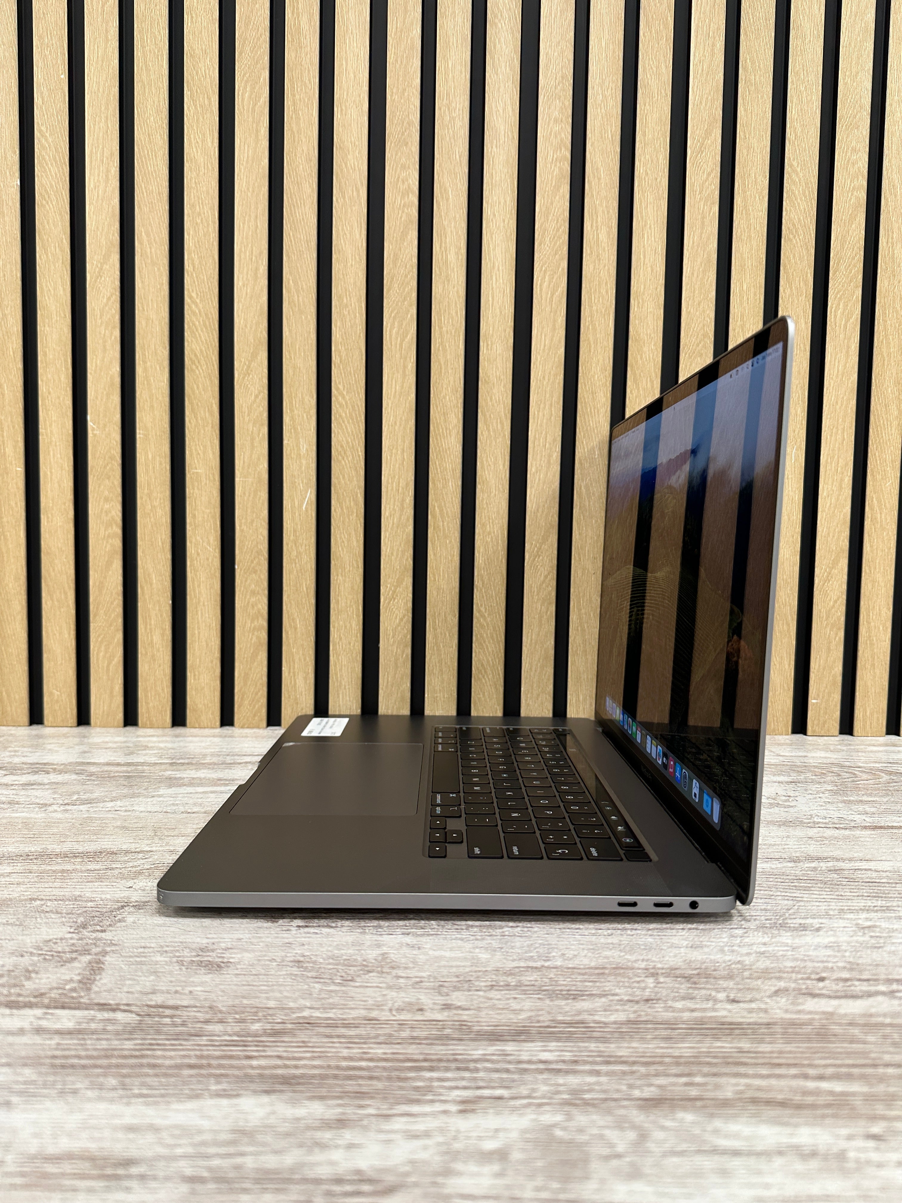 MacBook Pro 16" 2019 i9 32gb 1tb SSD - Moyacell