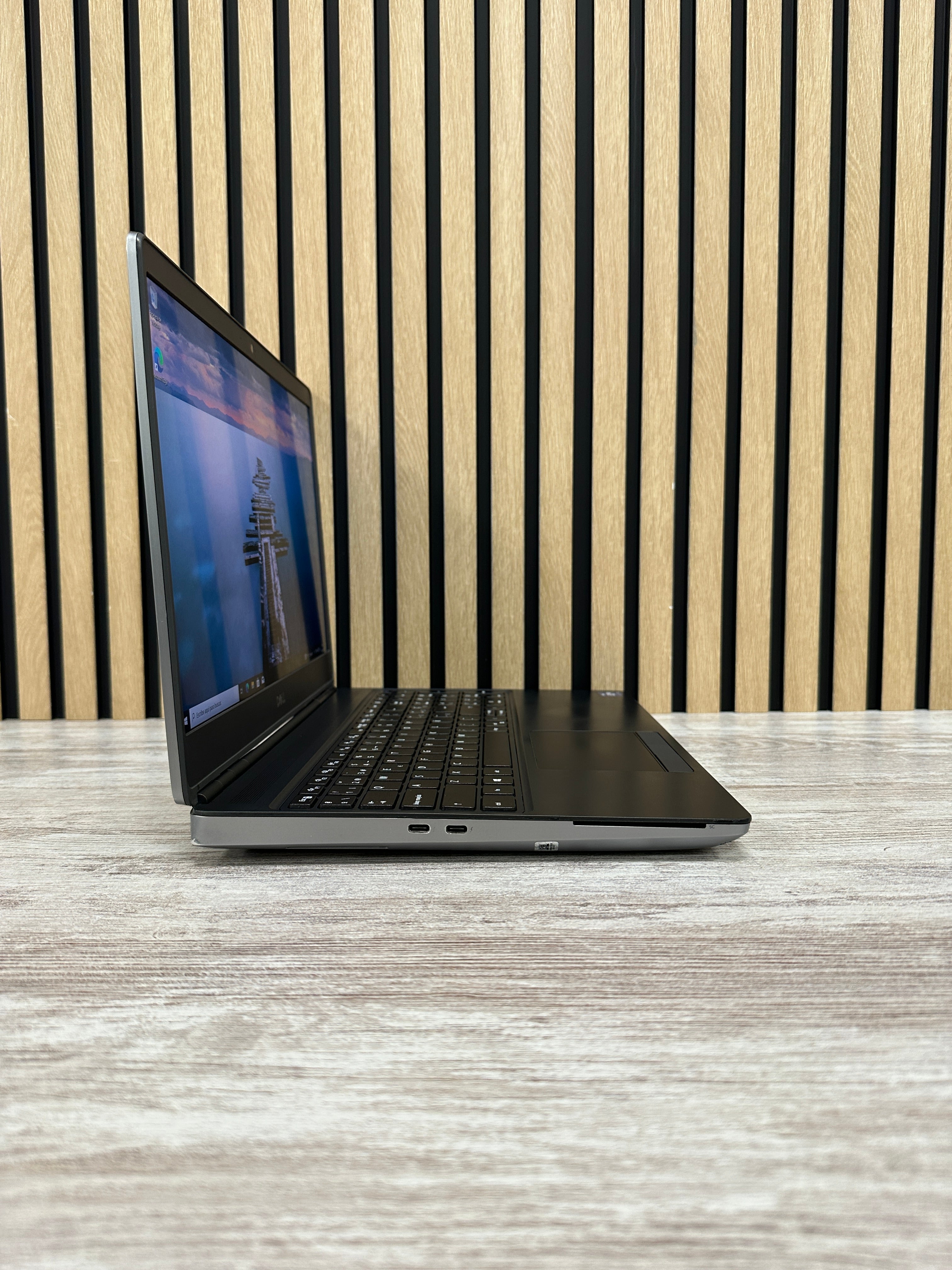 Dell Precision 7560 i7 64gb 1tb SSD