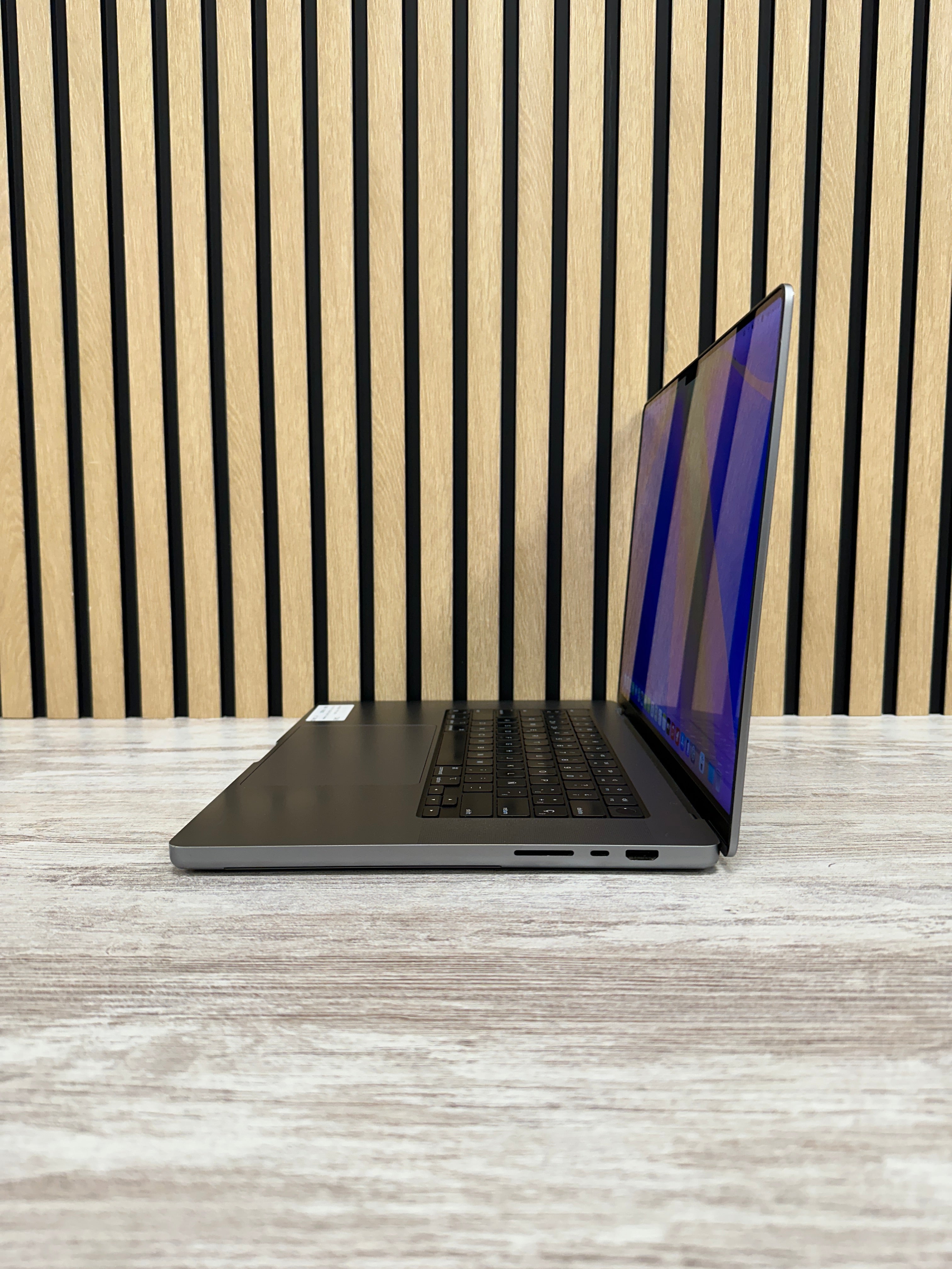 MacBook Pro 16" 2021 M1 PRO 32gb 1tb SSD - Moyacell