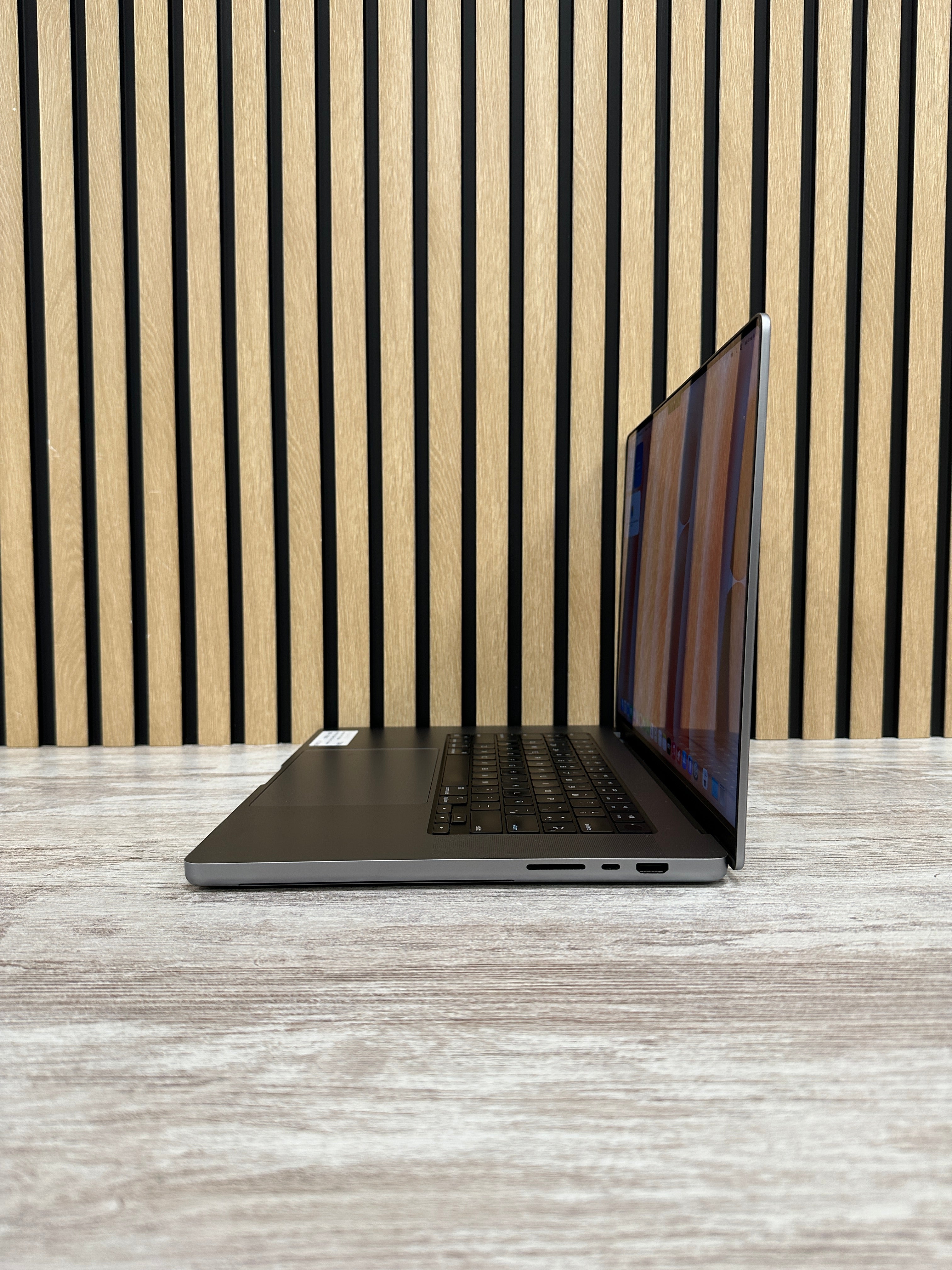 MacBook Pro 16" 2021 M1 PRO 32gb 1tb SSD - Moyacell