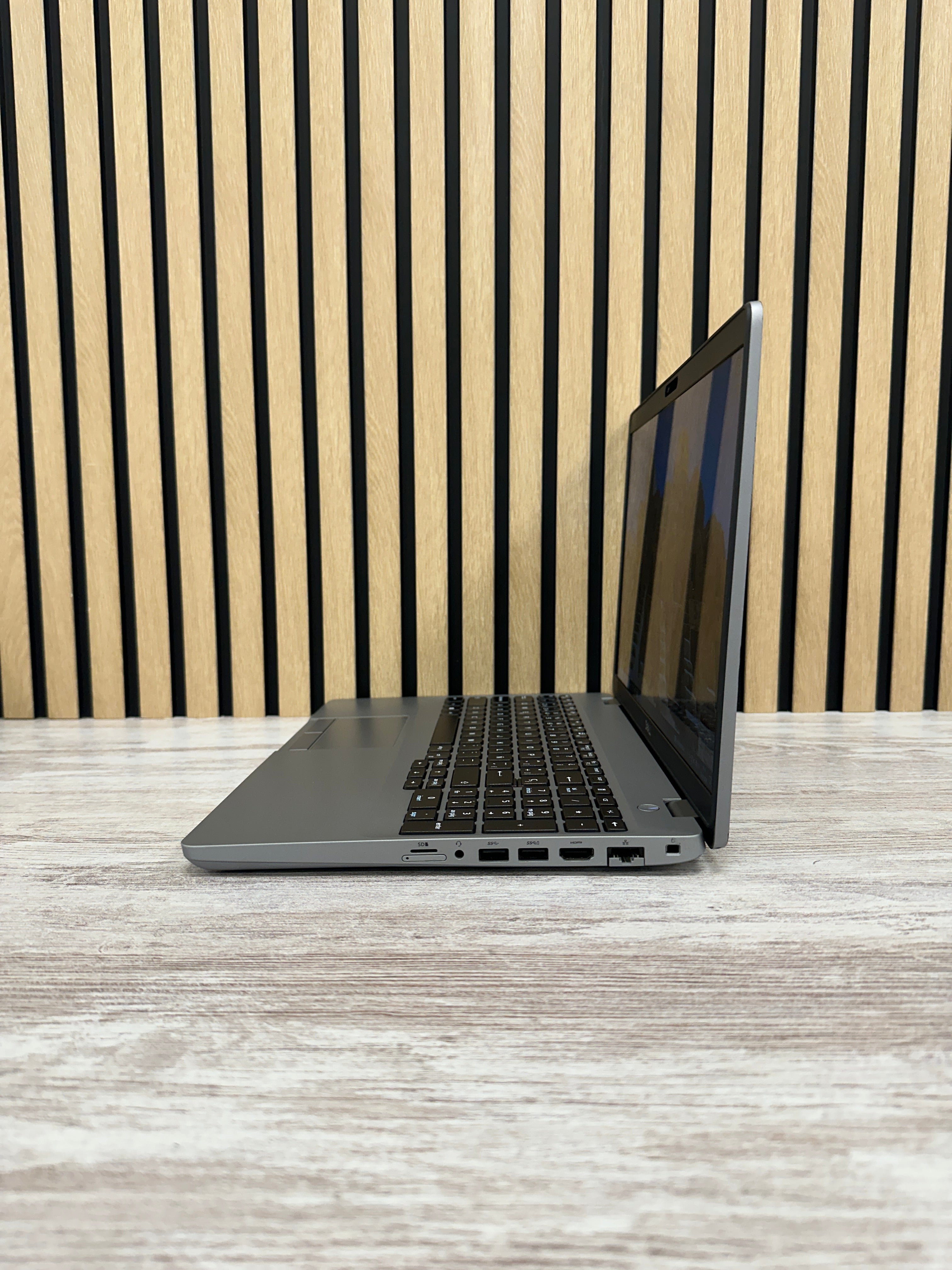 Dell Latitude 5510 i7 32gb 256gb SSD - Moyacell