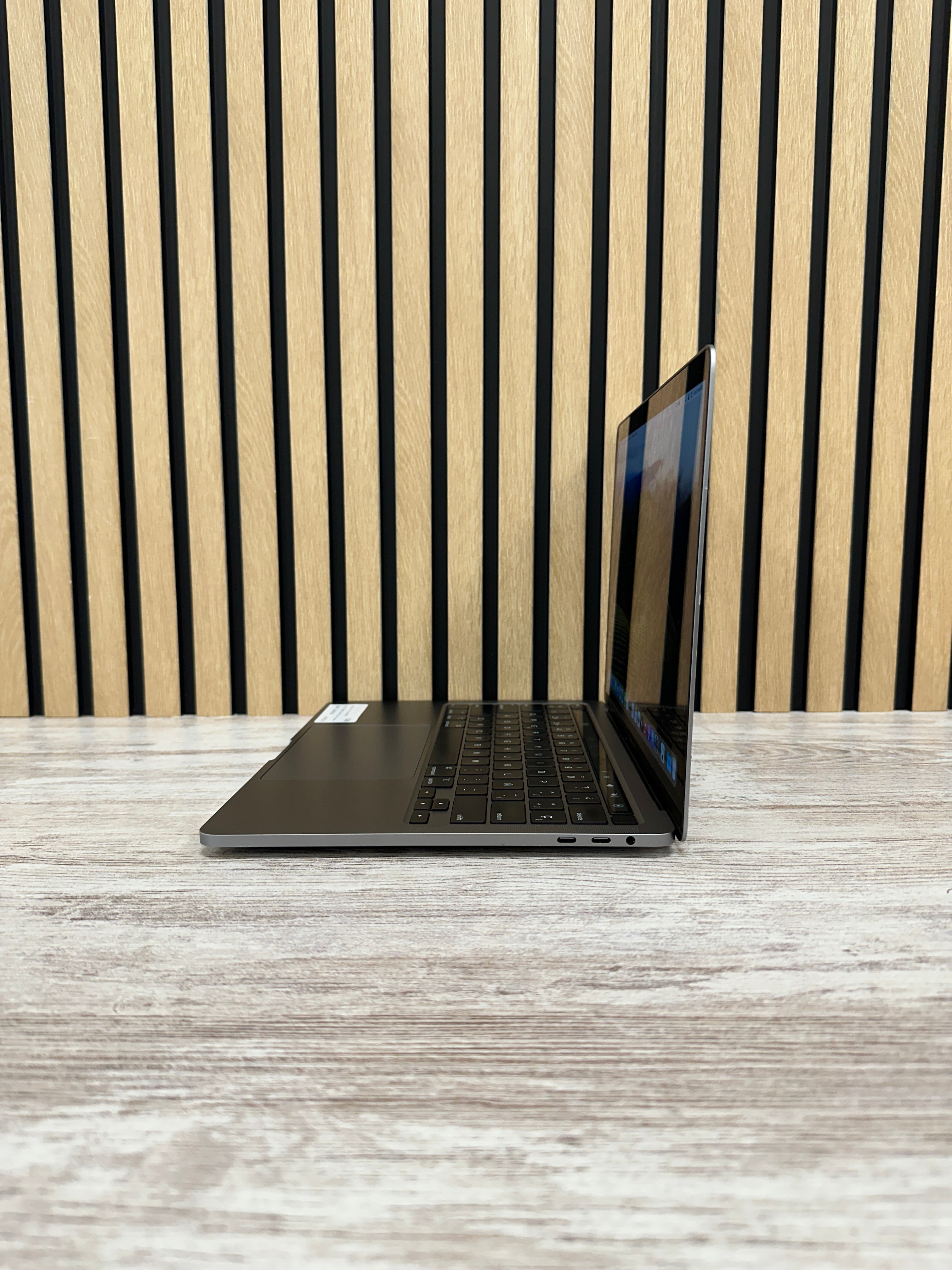 MacBook Pro 13" 2020 TB i5 16gb 512gb SSD - Moyacell