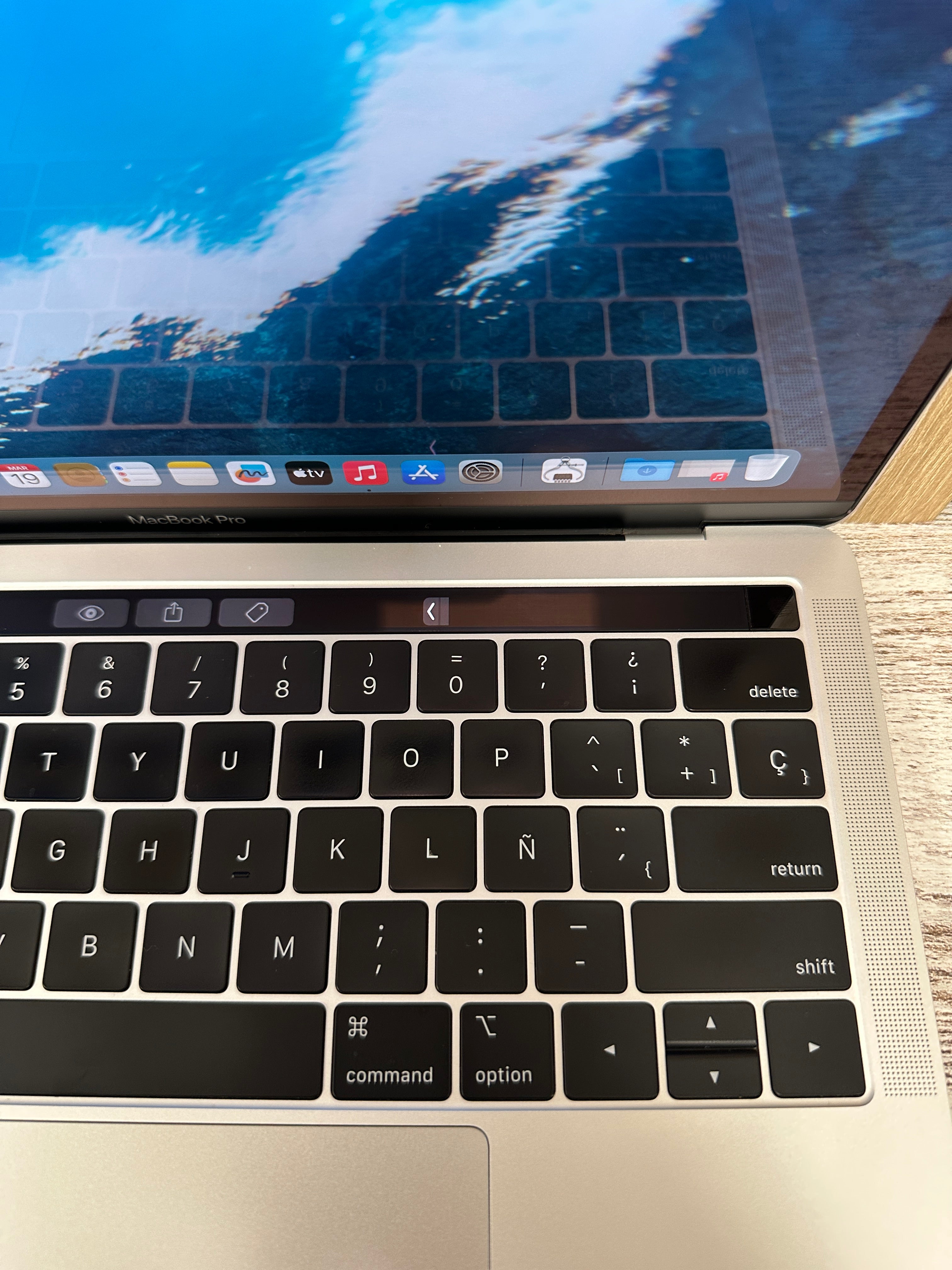 MacBook Pro 13" 2019 TB i5 8gb 256gb SSD