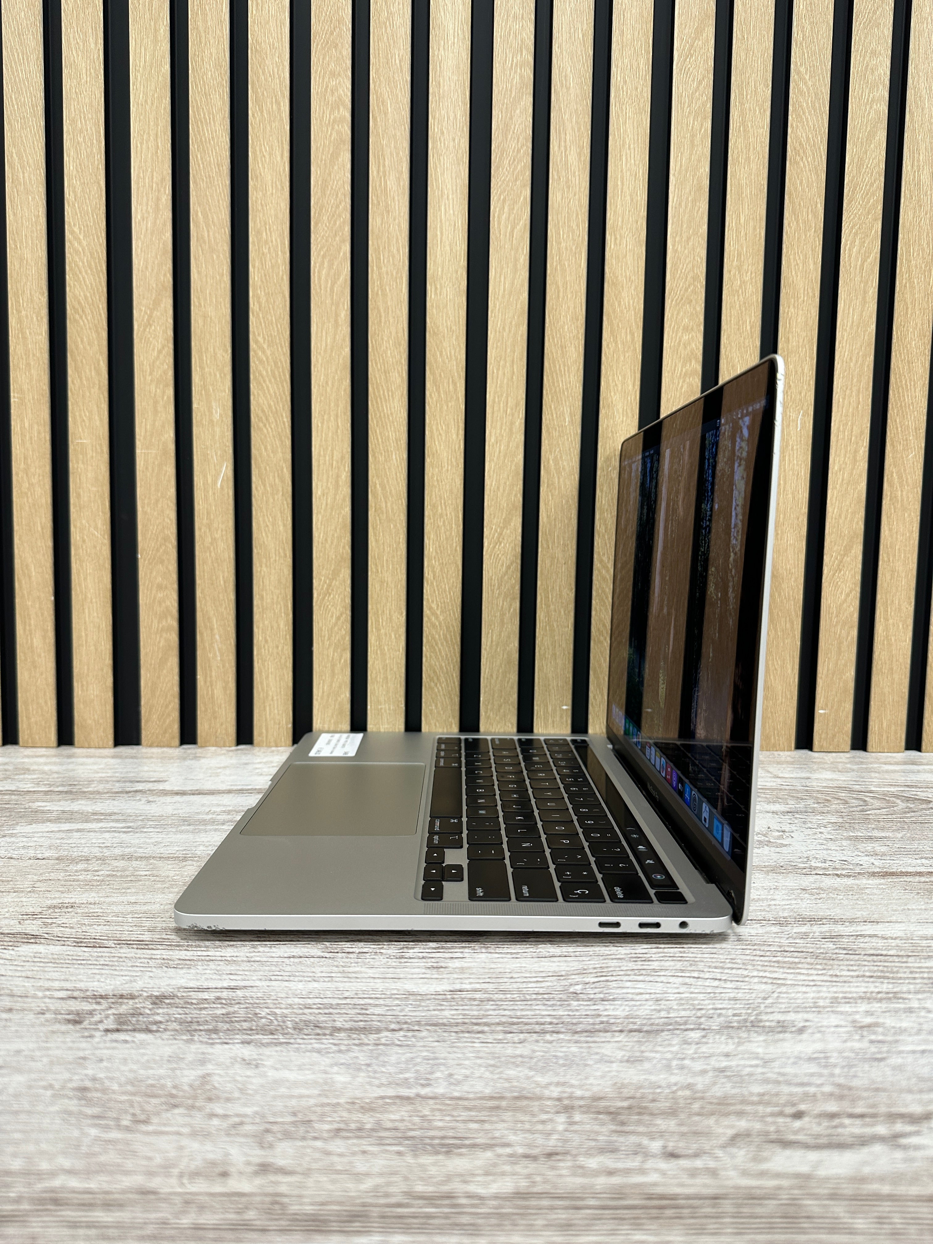 MacBook Pro 13" 2020 TB i5 16gb 500gb SSD - Moyacell