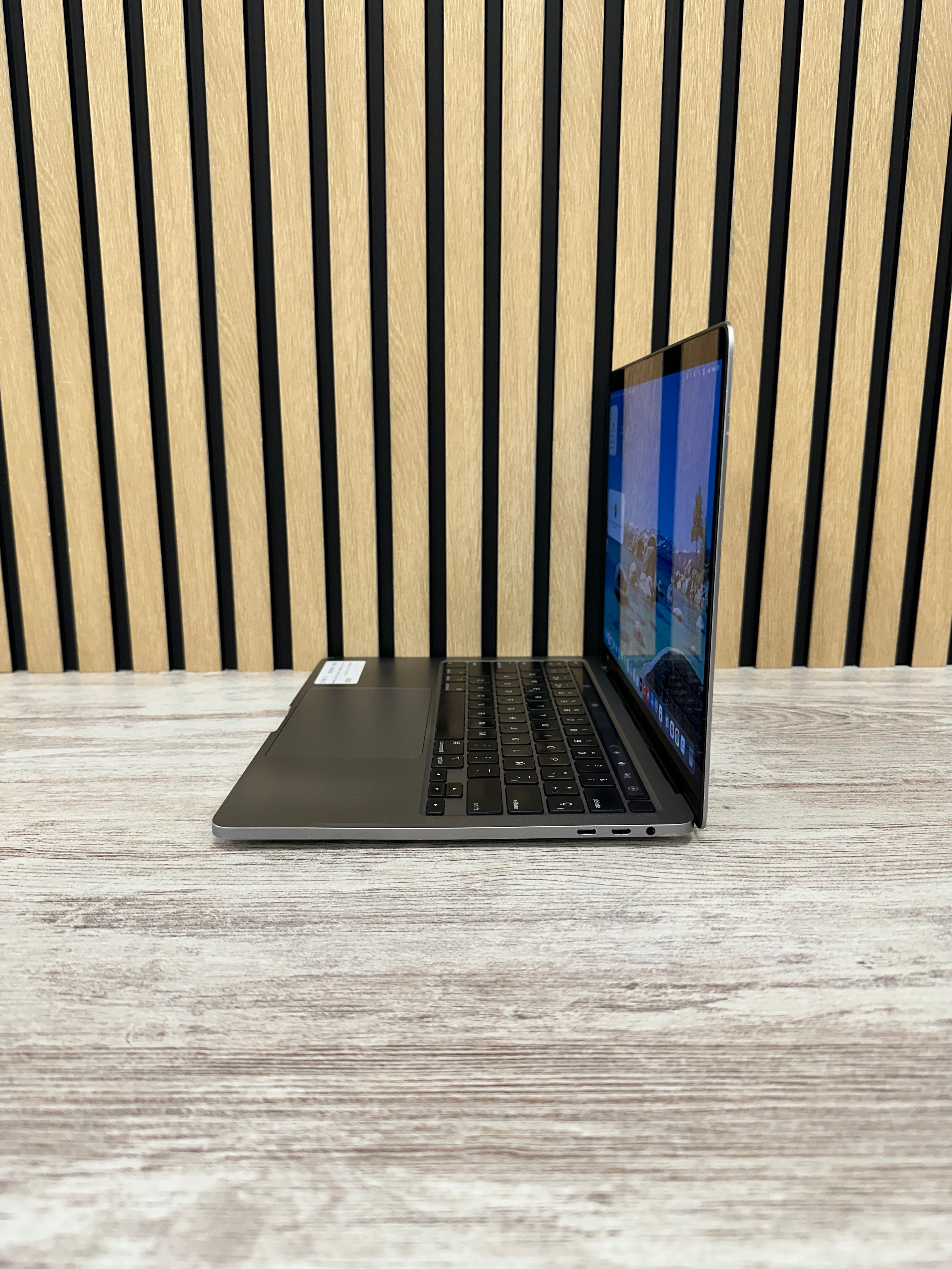 MacBook Pro 13" 2020 TB i7 16gb 512gb SSD