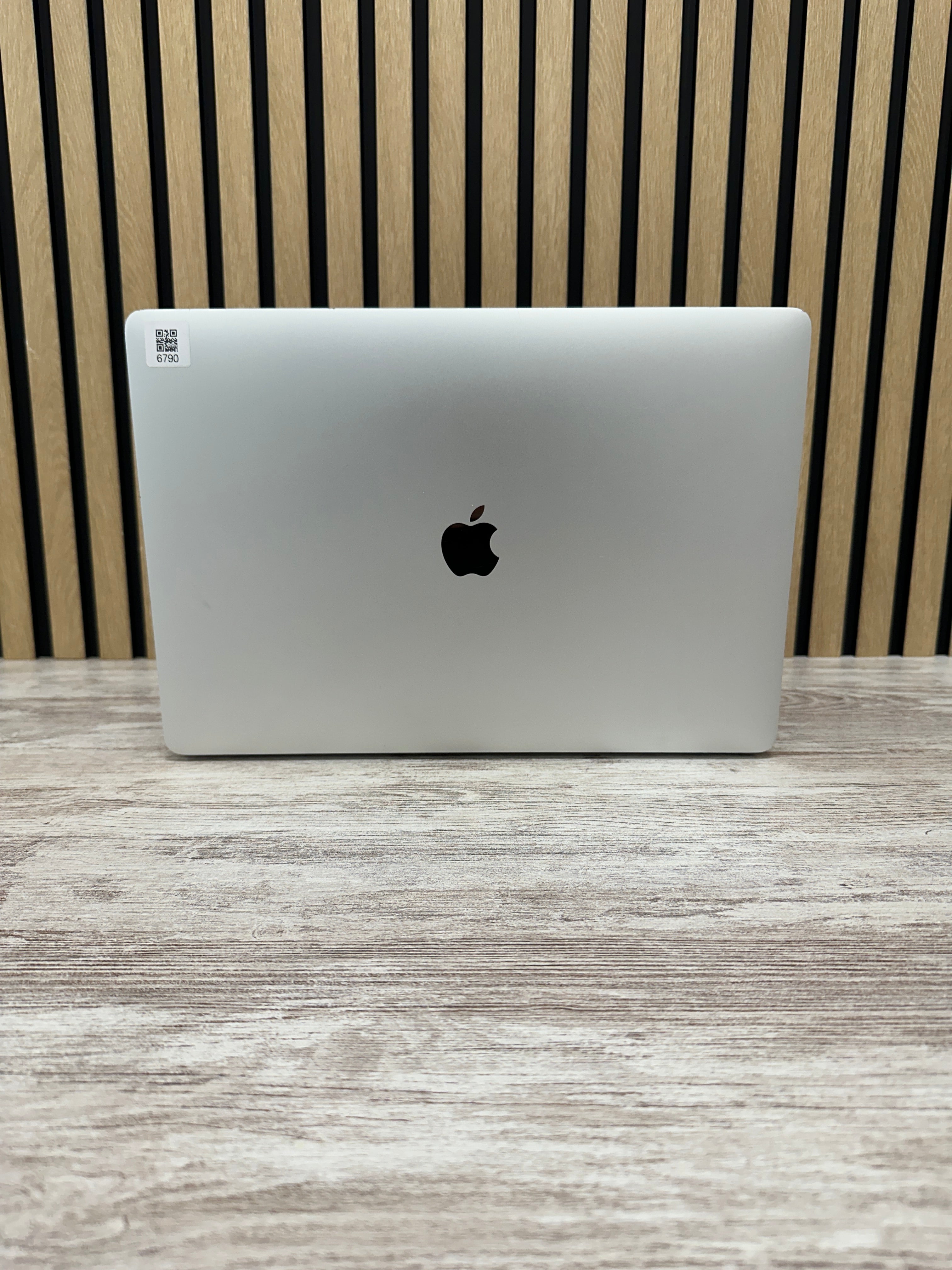 MacBook Pro 15" 2017 i7 16gb 500gb SSD - Moyacell