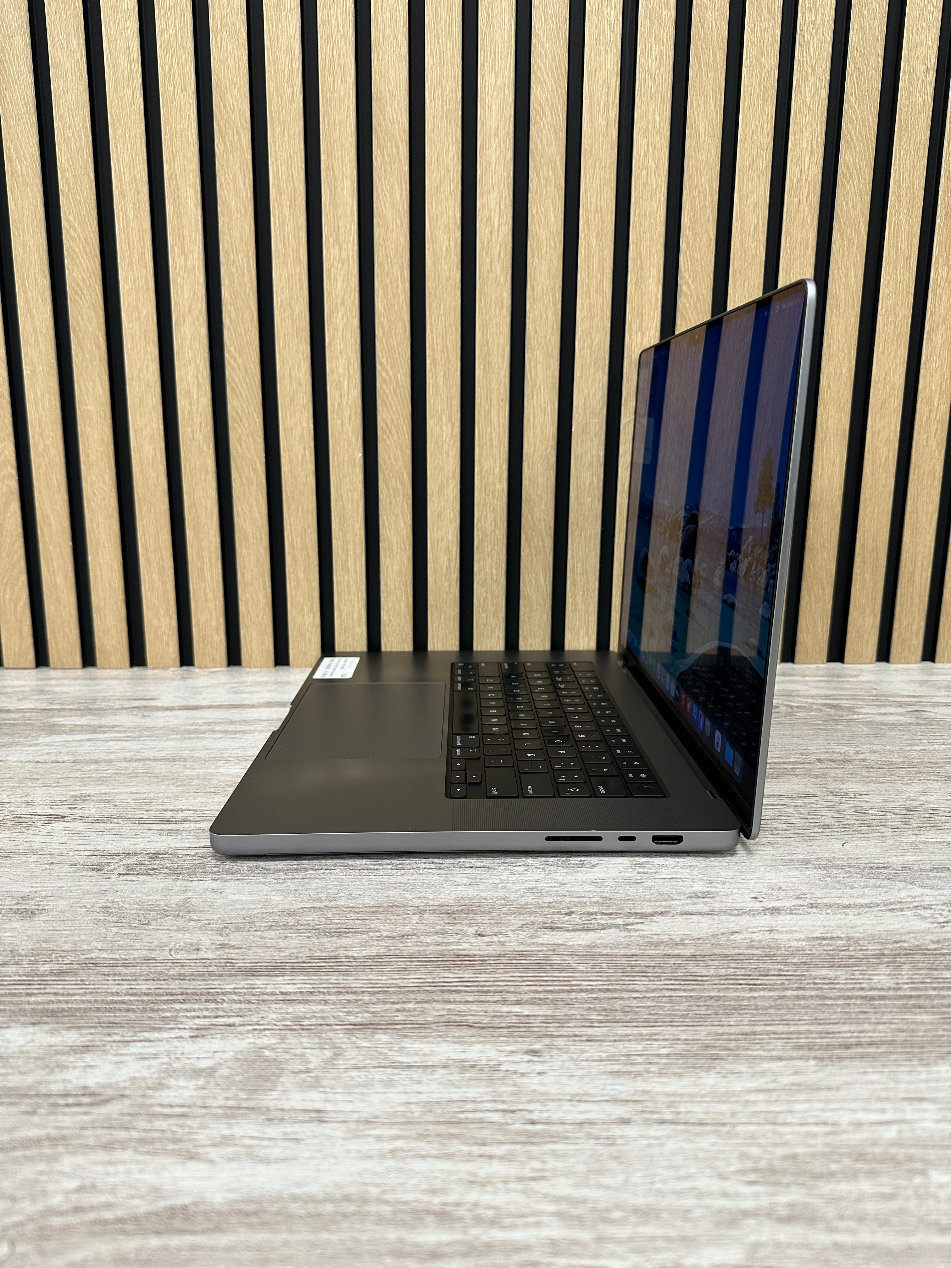 MacBook Pro 16" 2021 M1 PRO 32gb 512gb SSD