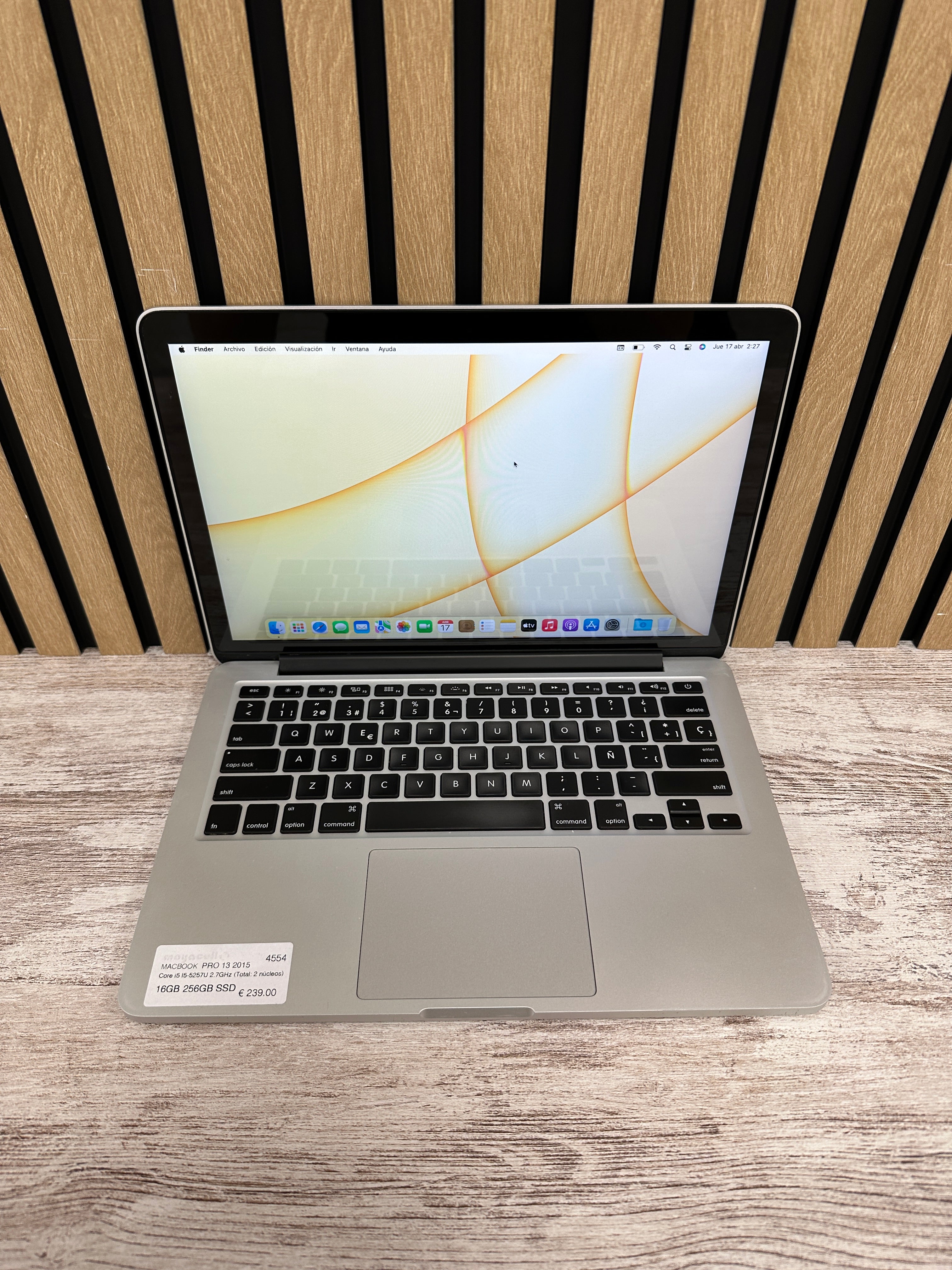 MacBook Pro 13" 2015 i5 16gb 256gb SSD - Moyacell