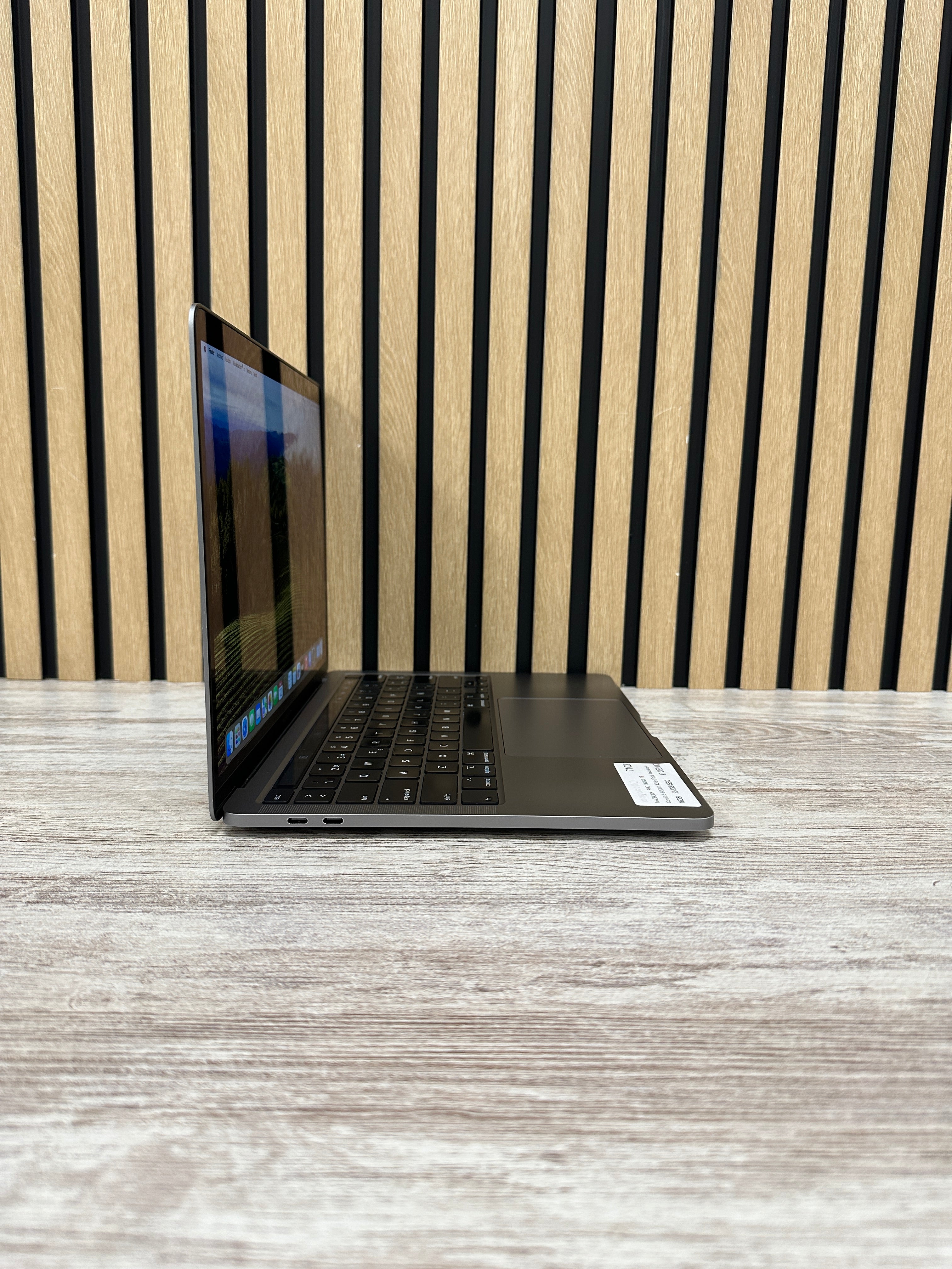 MacBook Pro 13" 2020 TB i5 16gb 256gb SSD