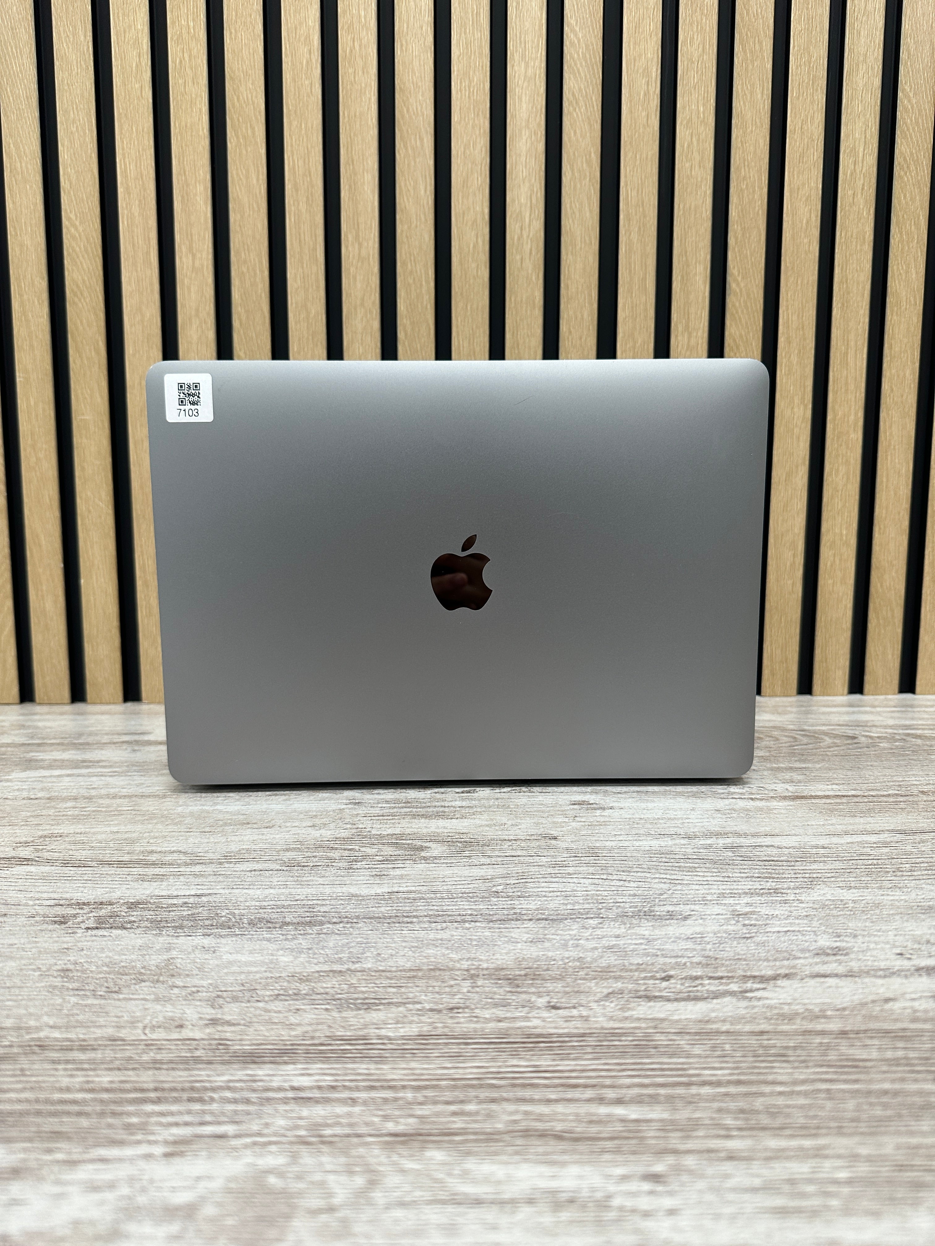 MacBook Pro 13" 2020 TB i5 16gb 256gb SSD