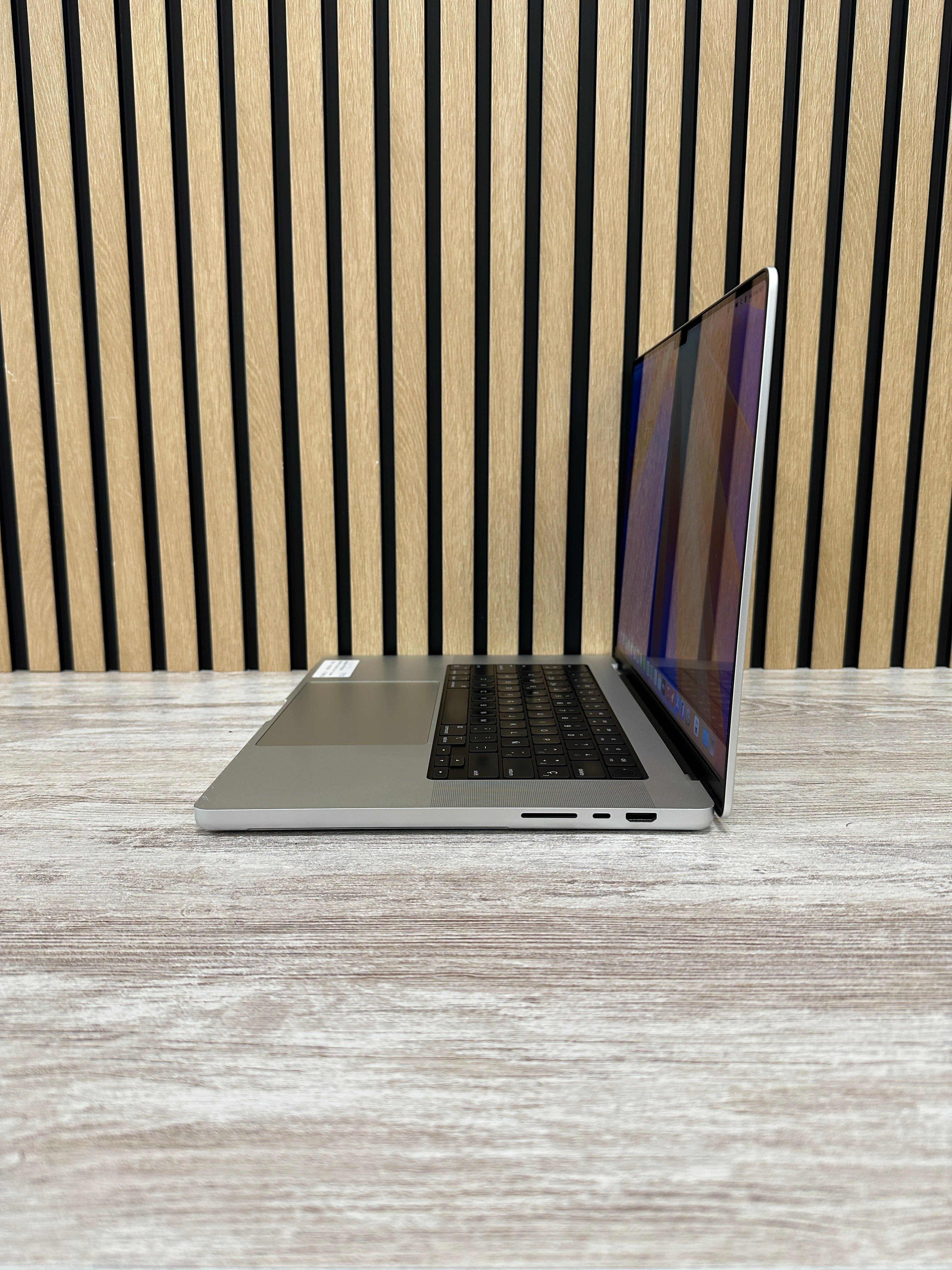 MacBook Pro 16" 2021 M1 PRO 16gb 512gb SSD