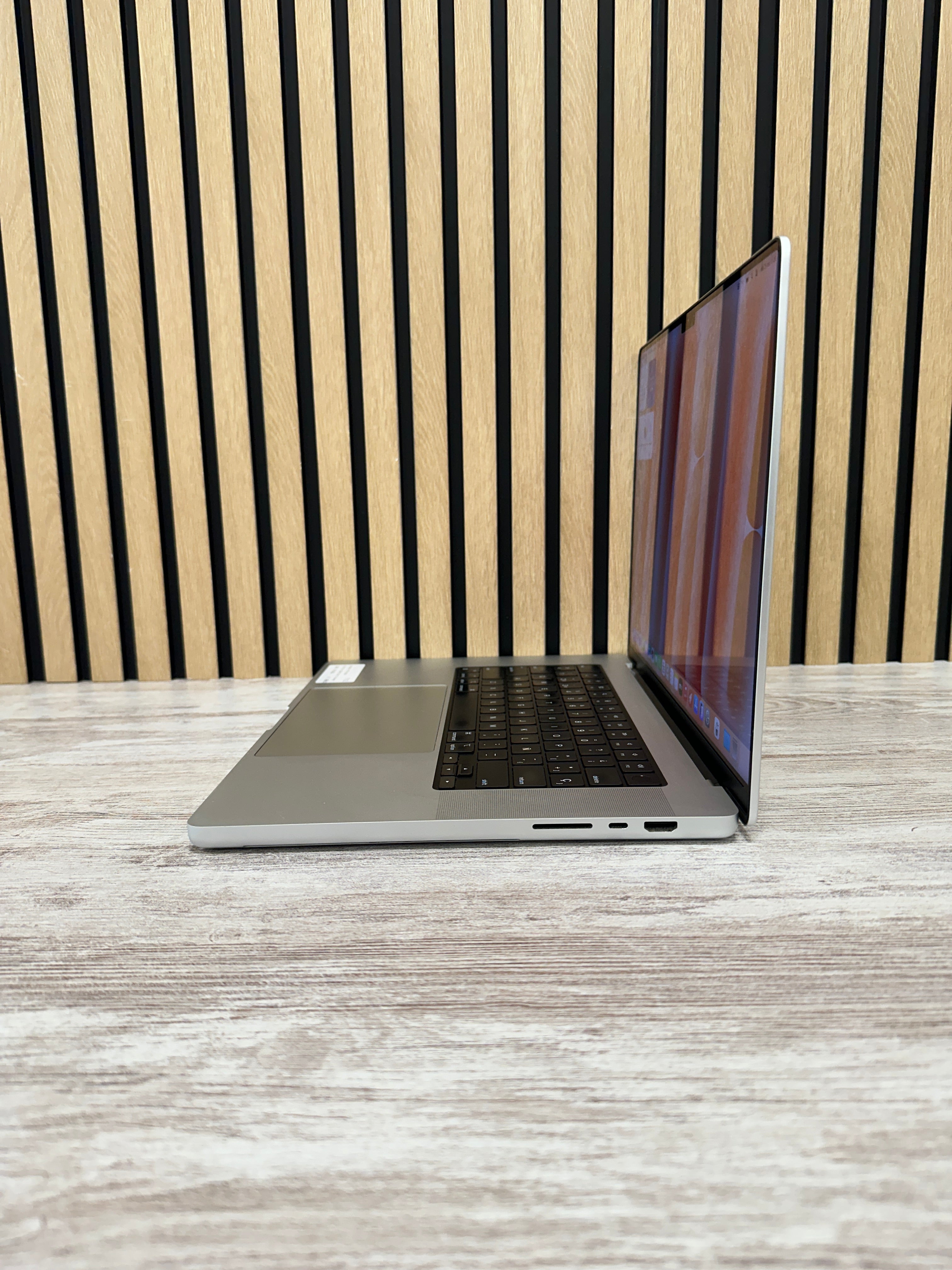 MacBook Pro 16" 2021 M1 PRO 32gb 2tb SSD
