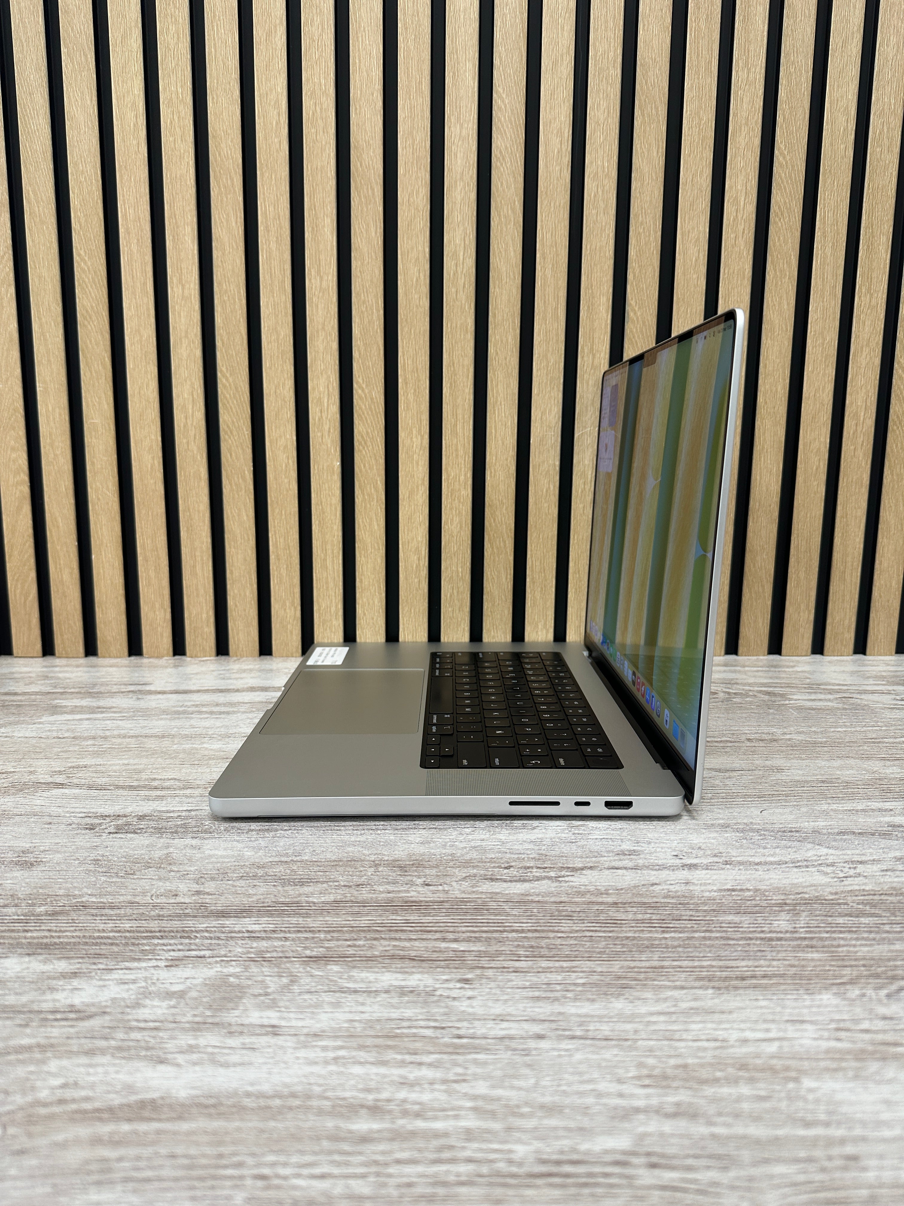 MacBook Pro 16" 2021 M1 PRO 16gb 512gb SSD