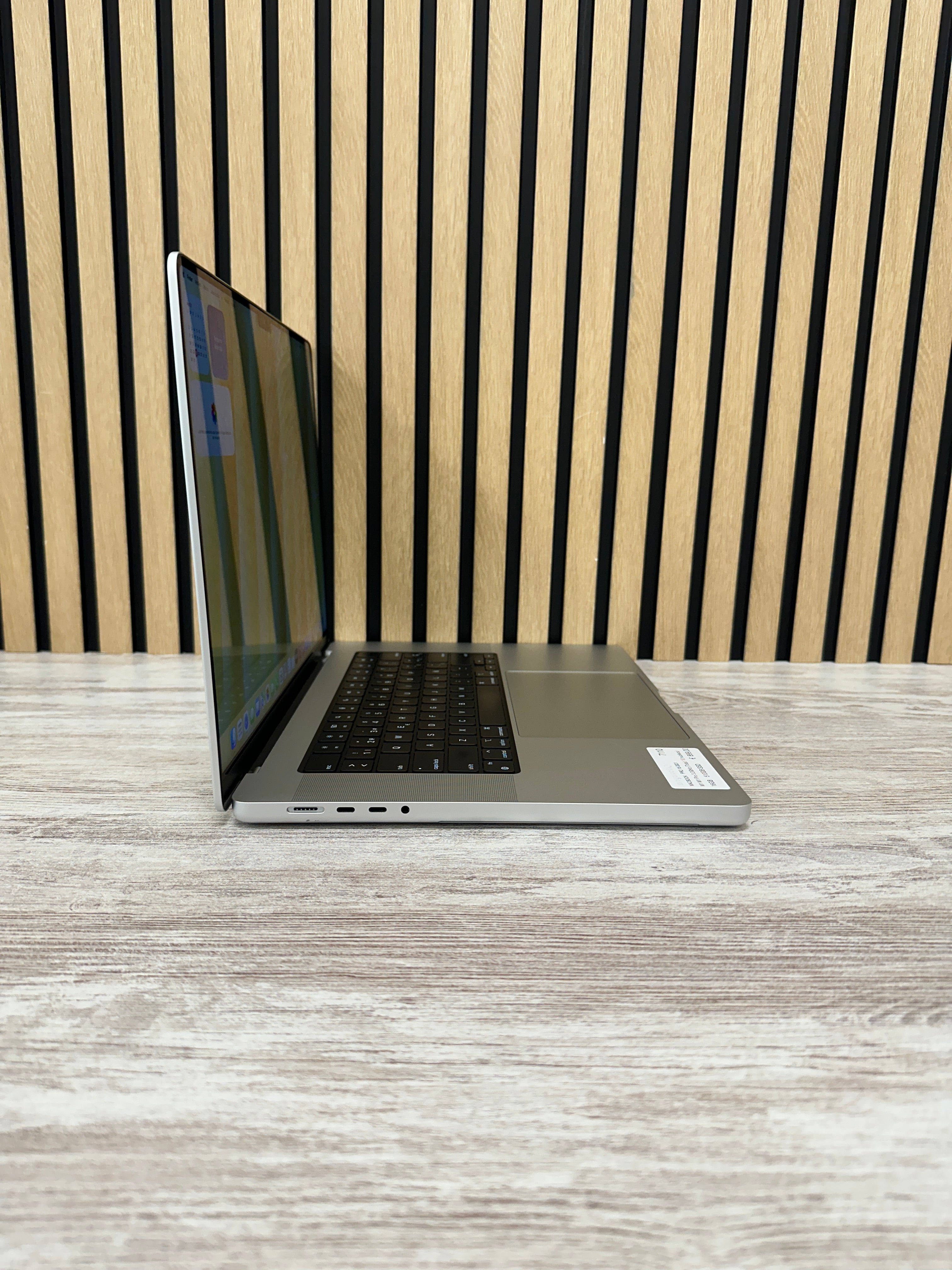 MacBook Pro 16" 2021 M1 PRO 16gb 512gb SSD