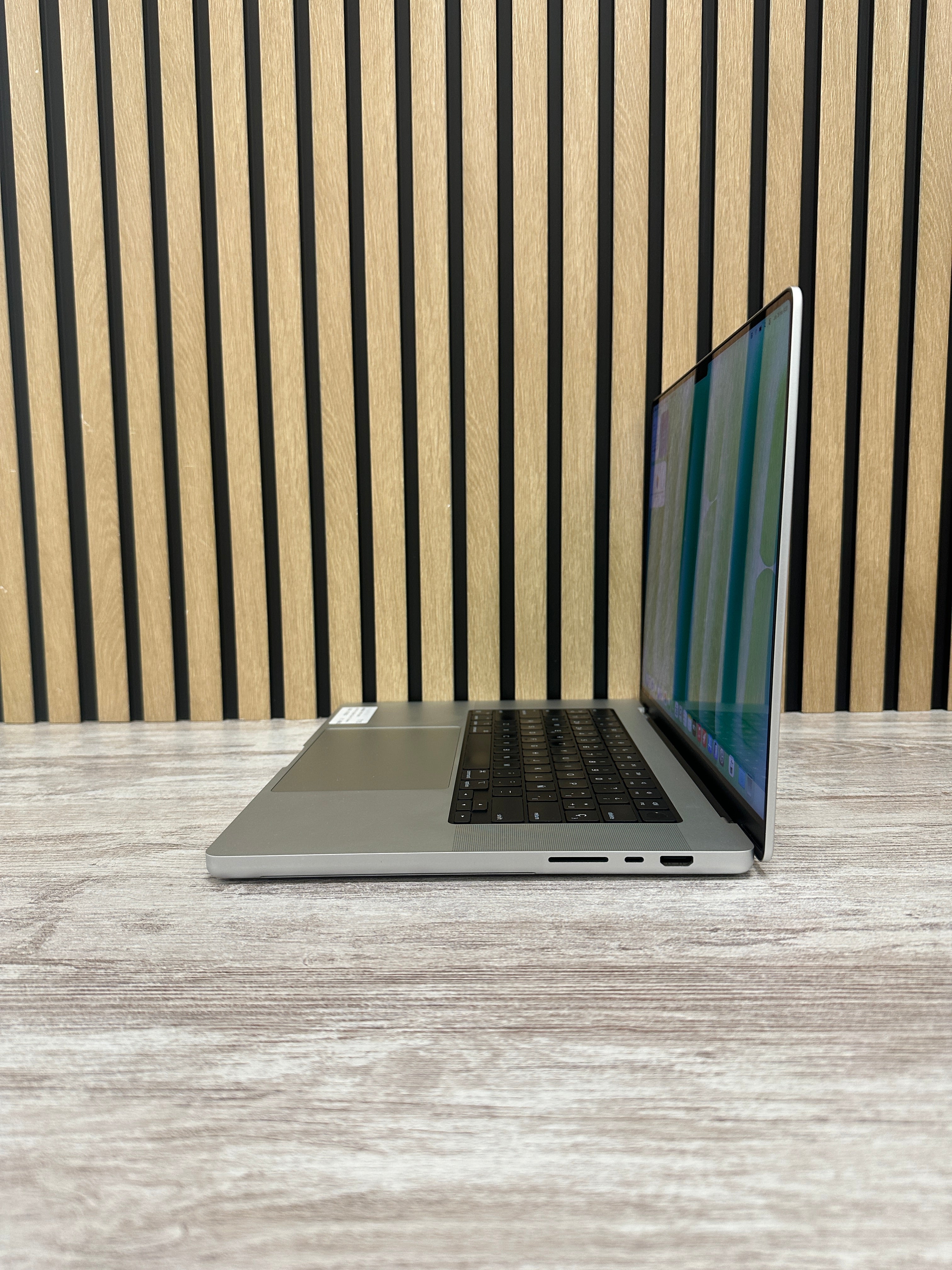 MacBook Pro 16" 2021 M1 PRO 32gb 2tb SSD