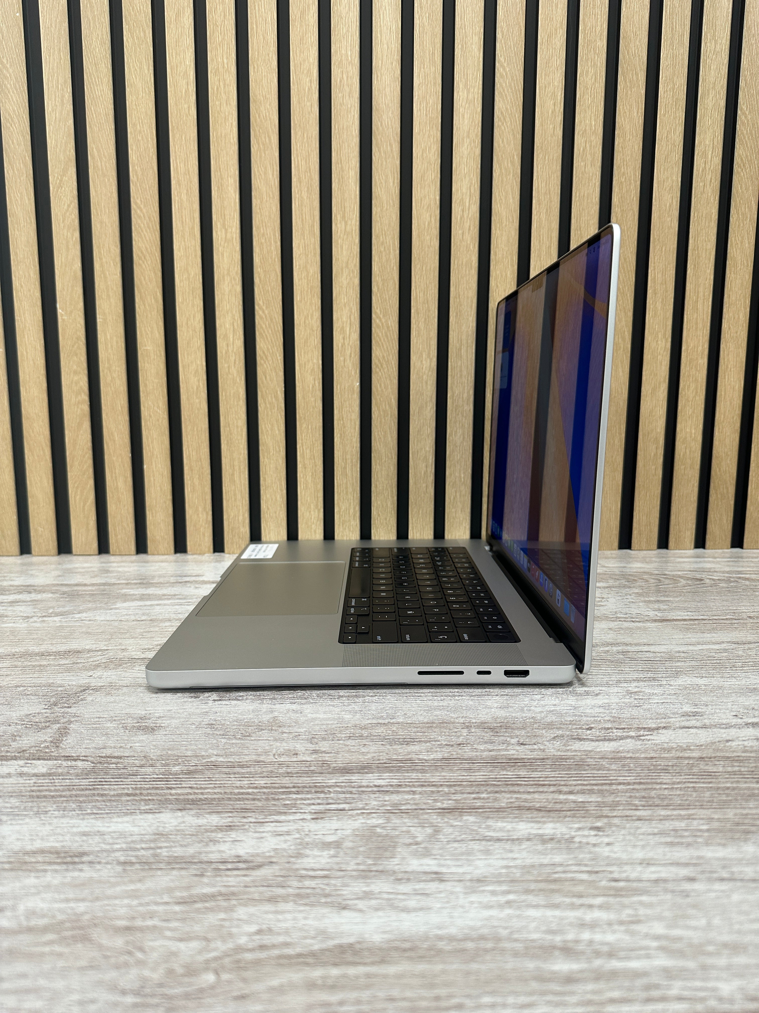 MacBook Pro 16" 2021 M1 PRO 16gb 512gb SSD