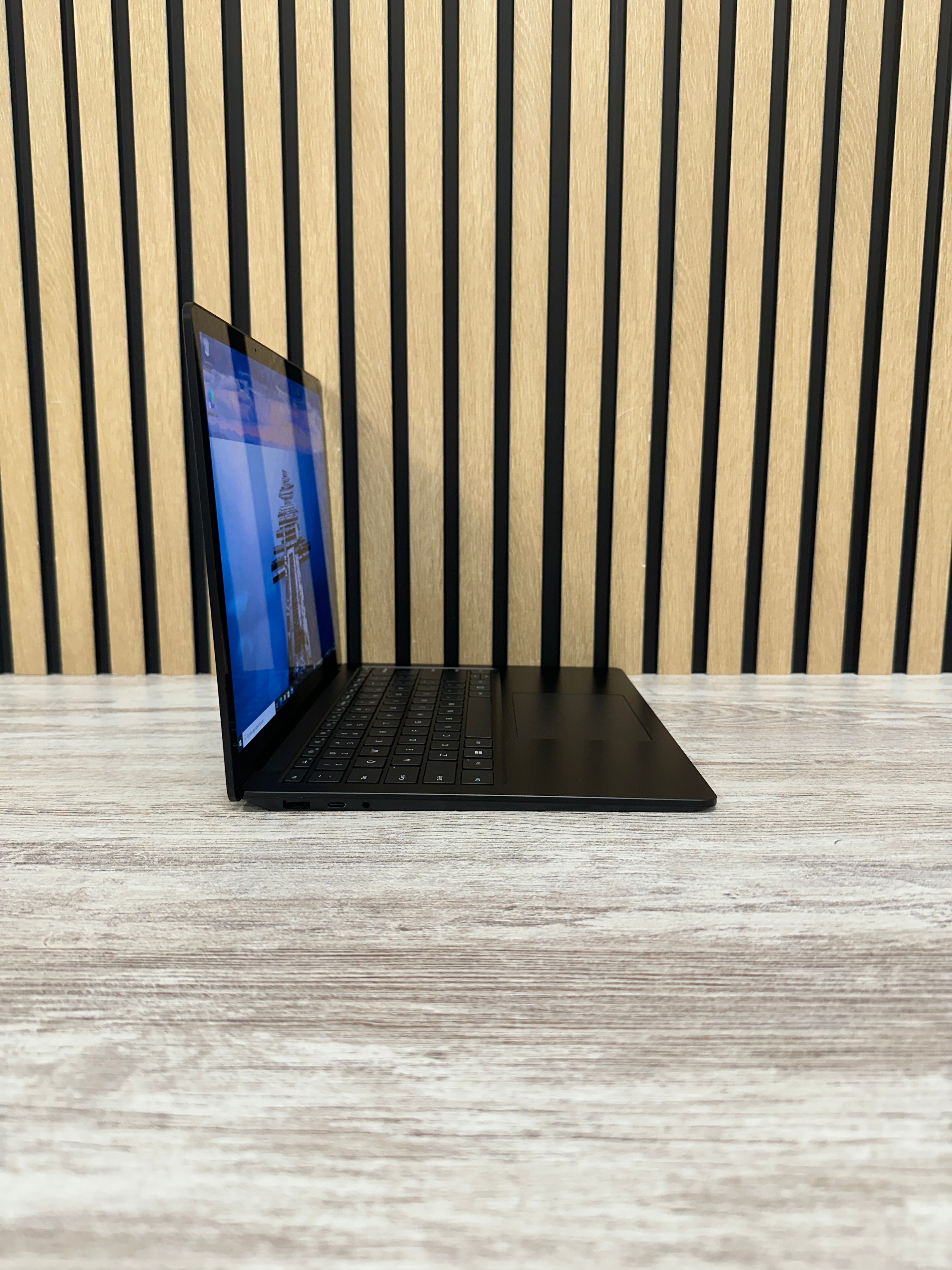 Microsoft Surface Laptop 4 Ryzen 5 16gb 256gb SSD
