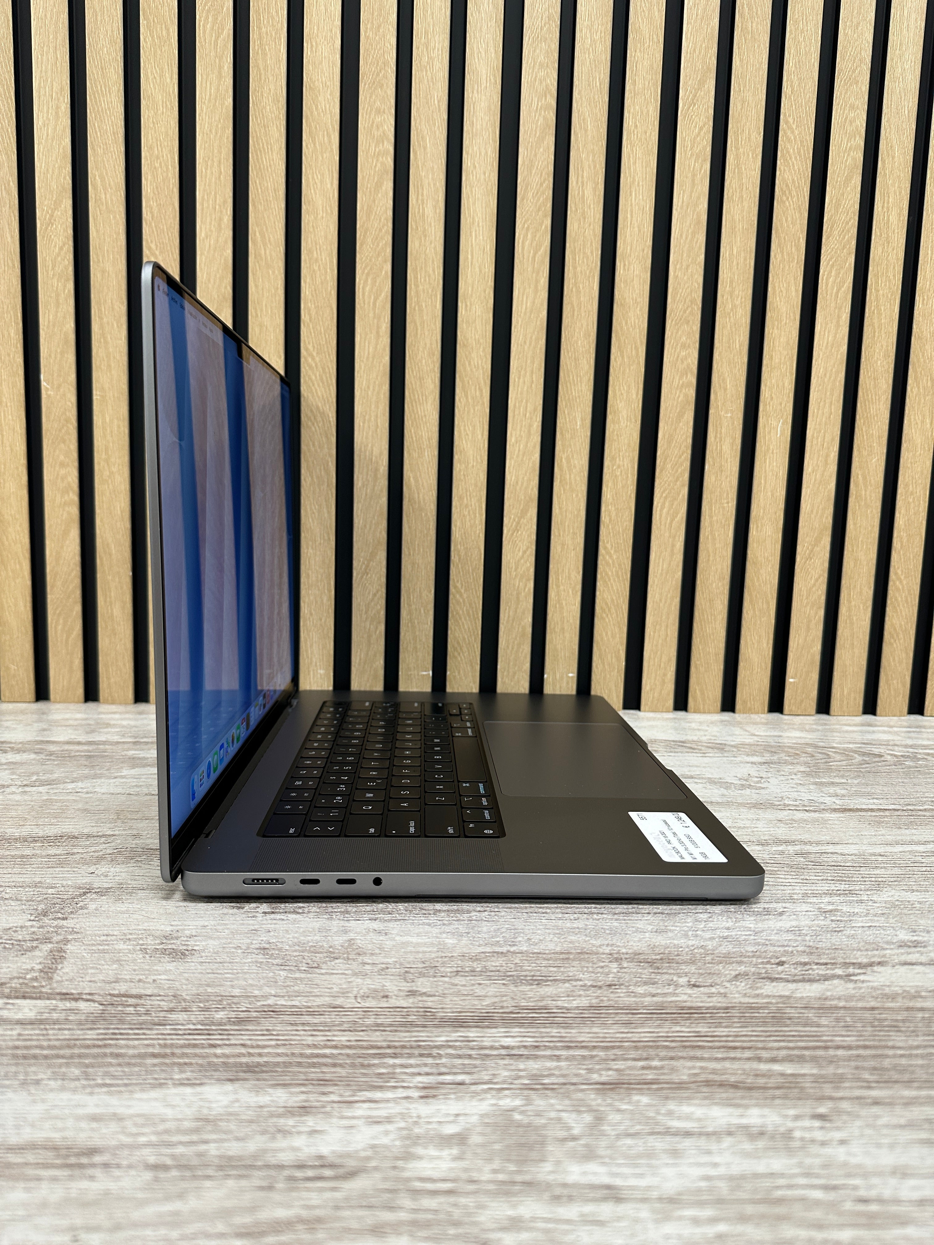 MacBook Pro 16" 2021 M1 PRO 16gb 512gb SSD