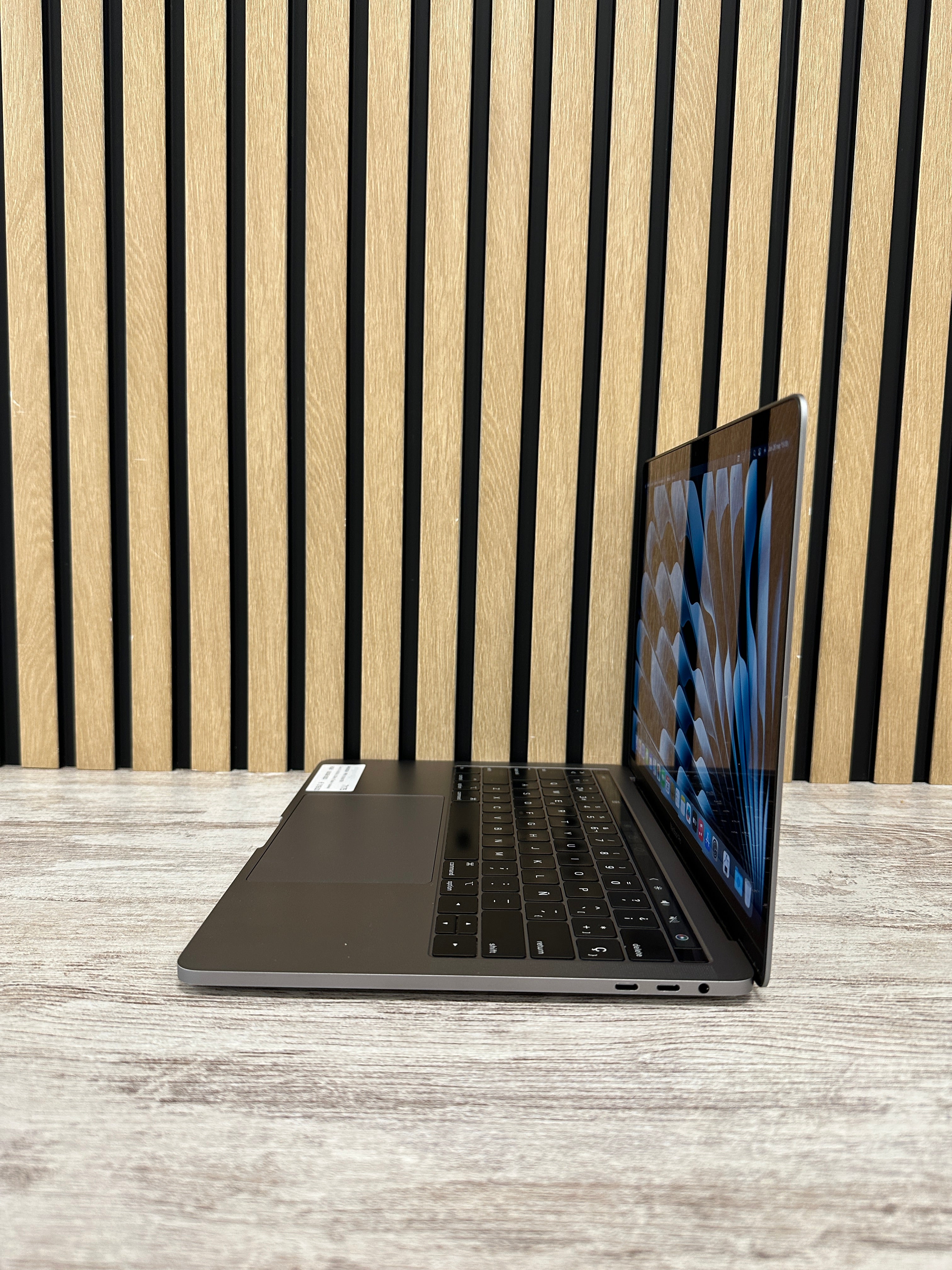 MacBook Pro 13" 2018 TB i5 16gb 500gb SSD