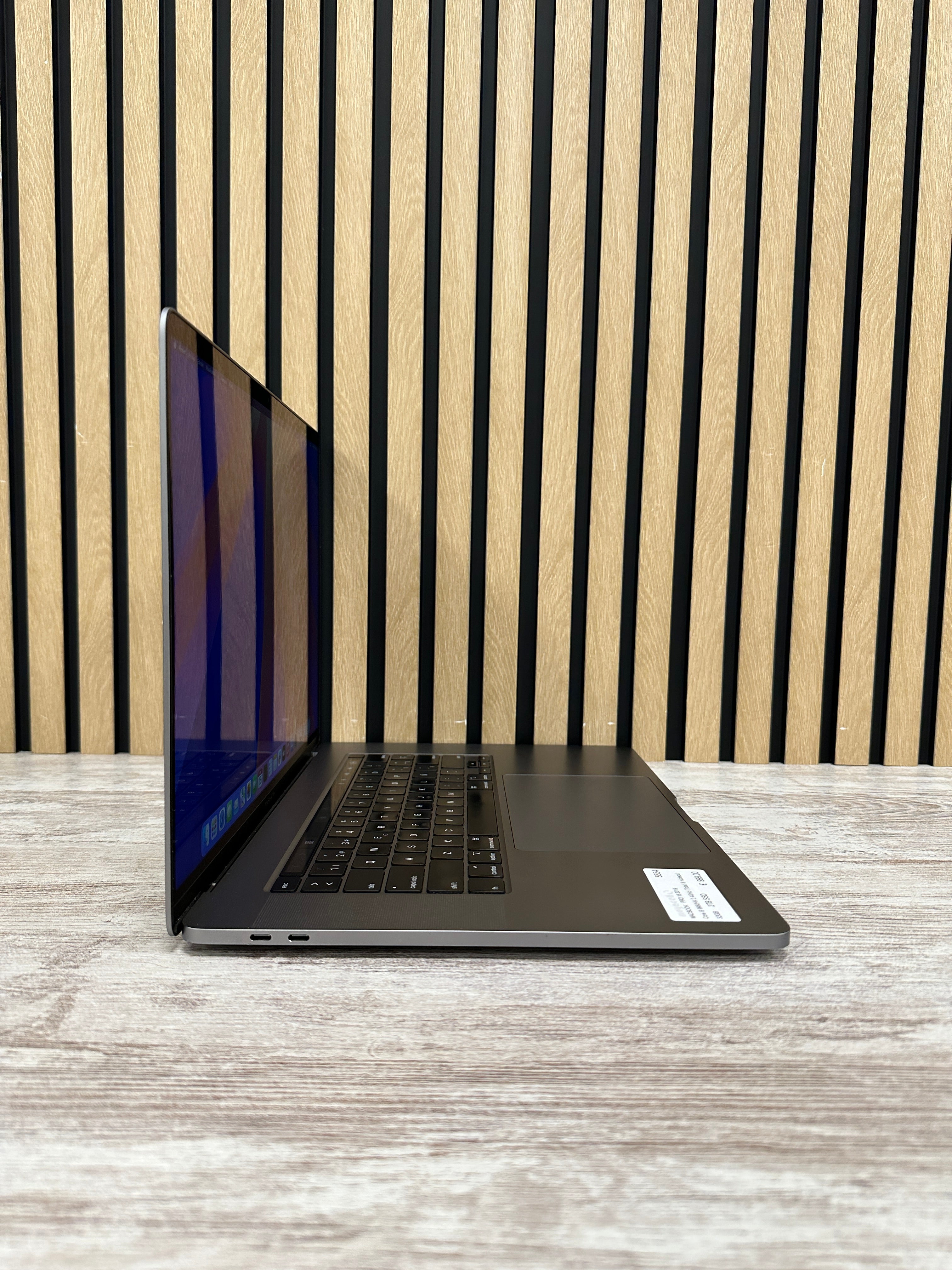 MacBook Pro 16" 2019 i9 32gb 2tb SSD