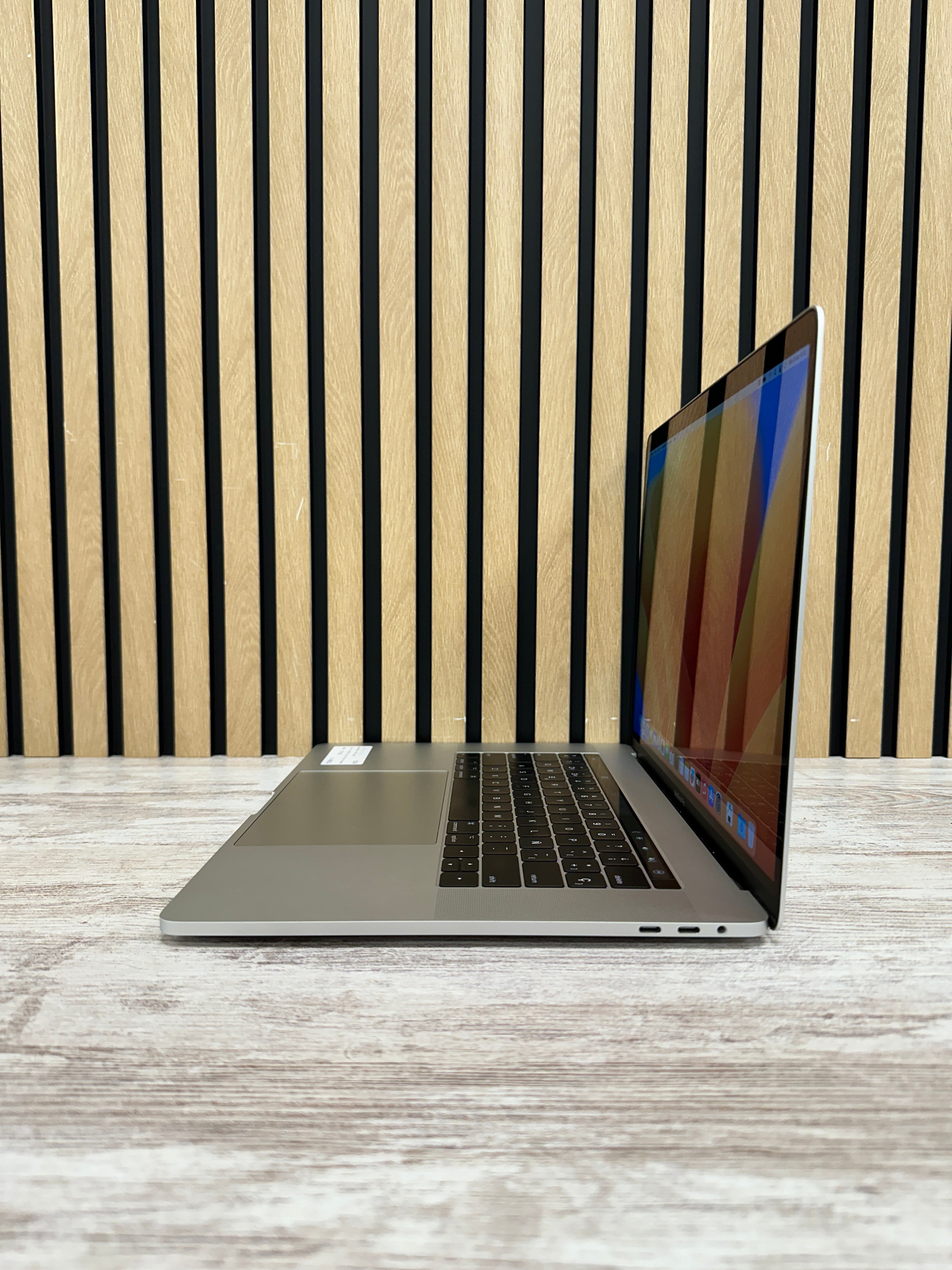 MacBook Pro 15" 2017 i7 16gb 1tb SSD
