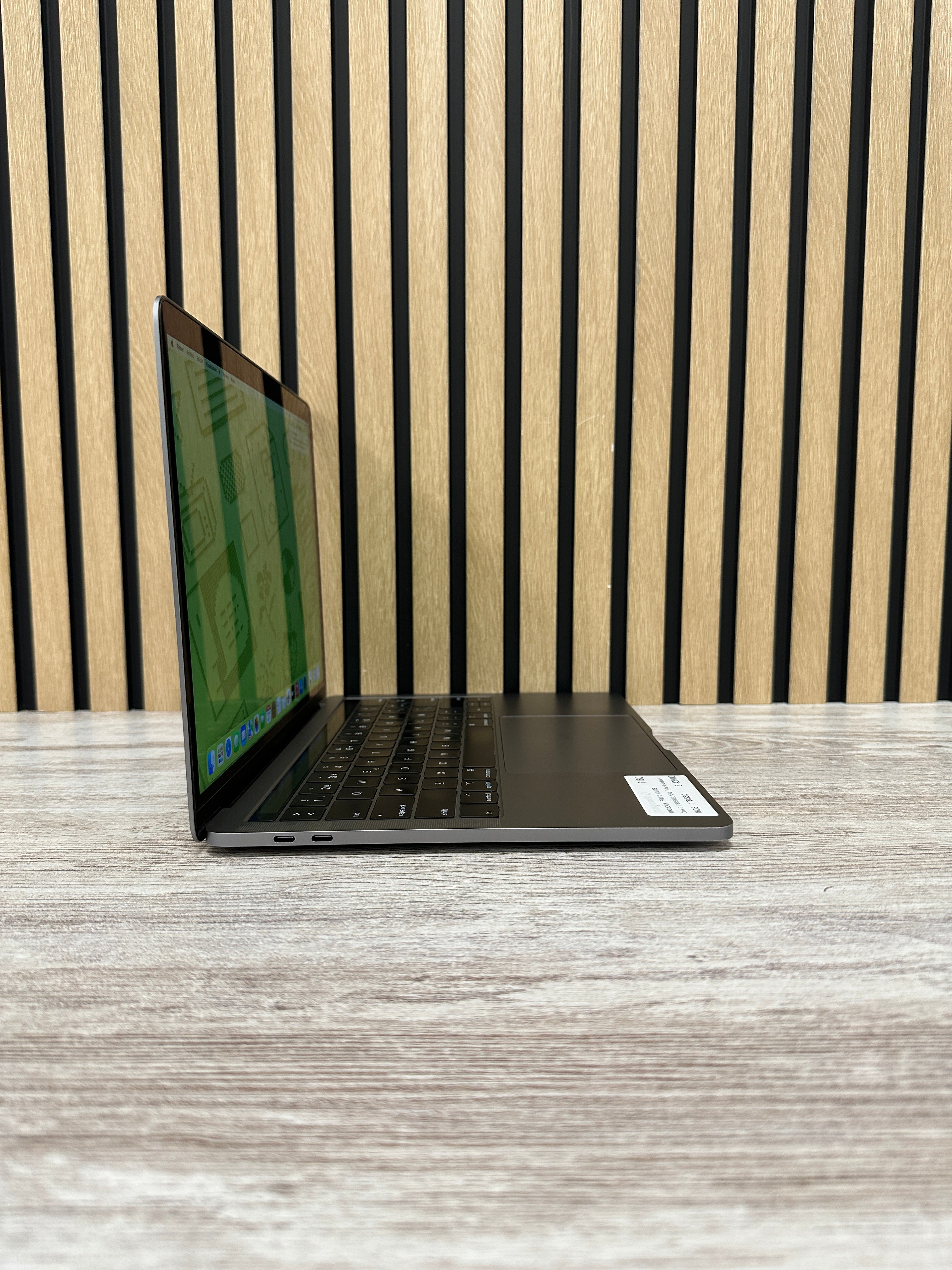 MacBook Pro 13" 2018 TB i7 16gb 1tb SSD - Moyacell