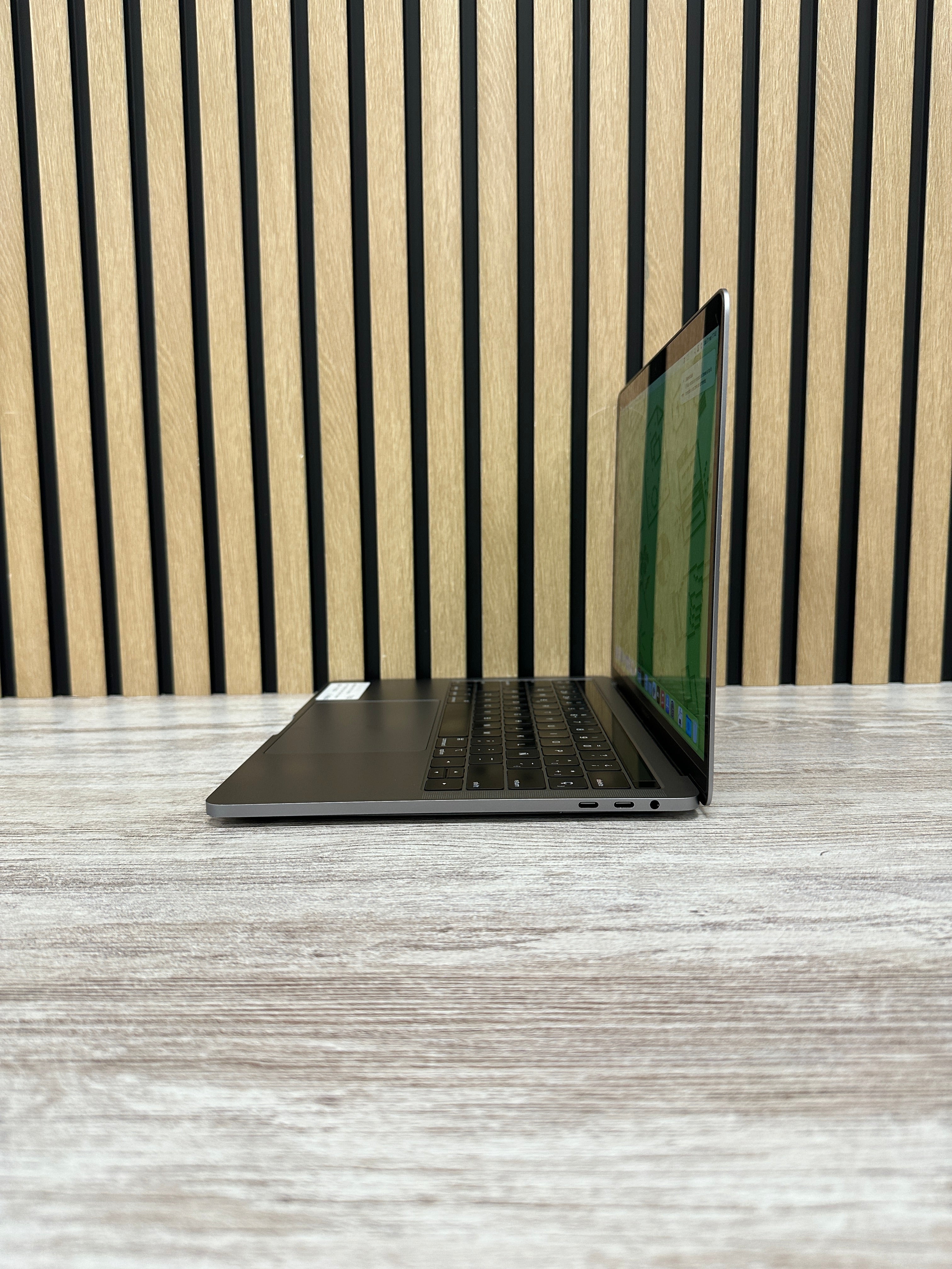 MacBook Pro 13" 2018 TB i7 16gb 1tb SSD - Moyacell