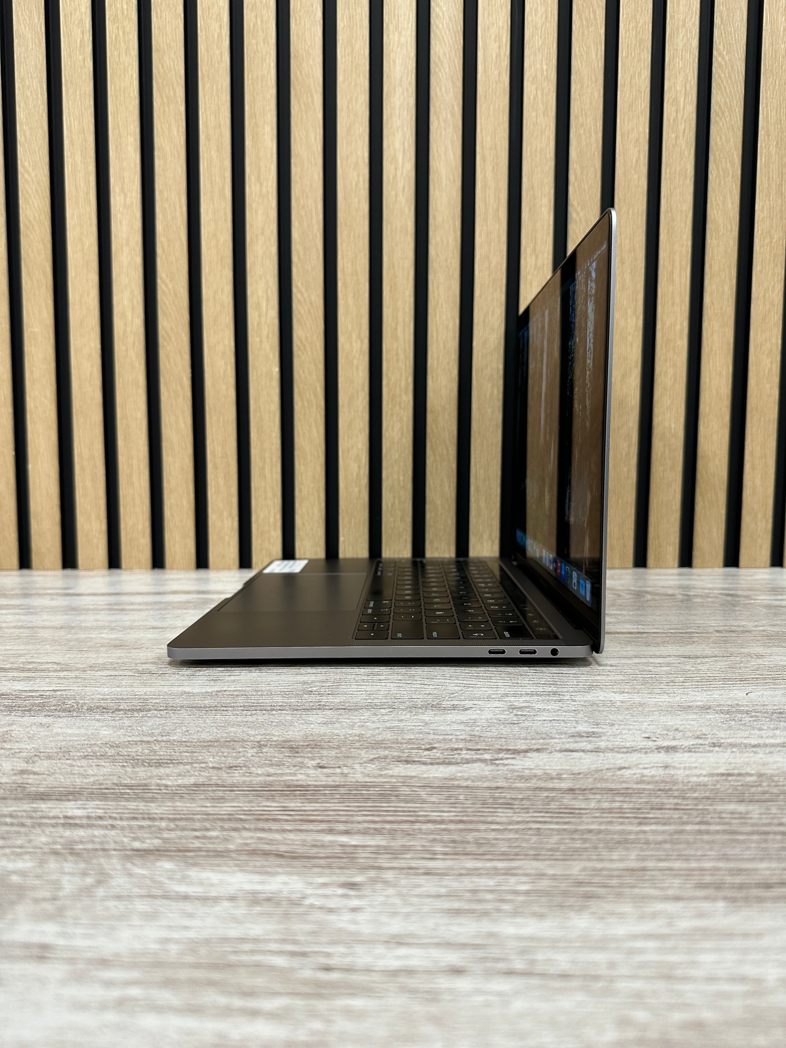 MacBook Pro 13" 2018 TB i7 16gb 1tb SSD - Moyacell