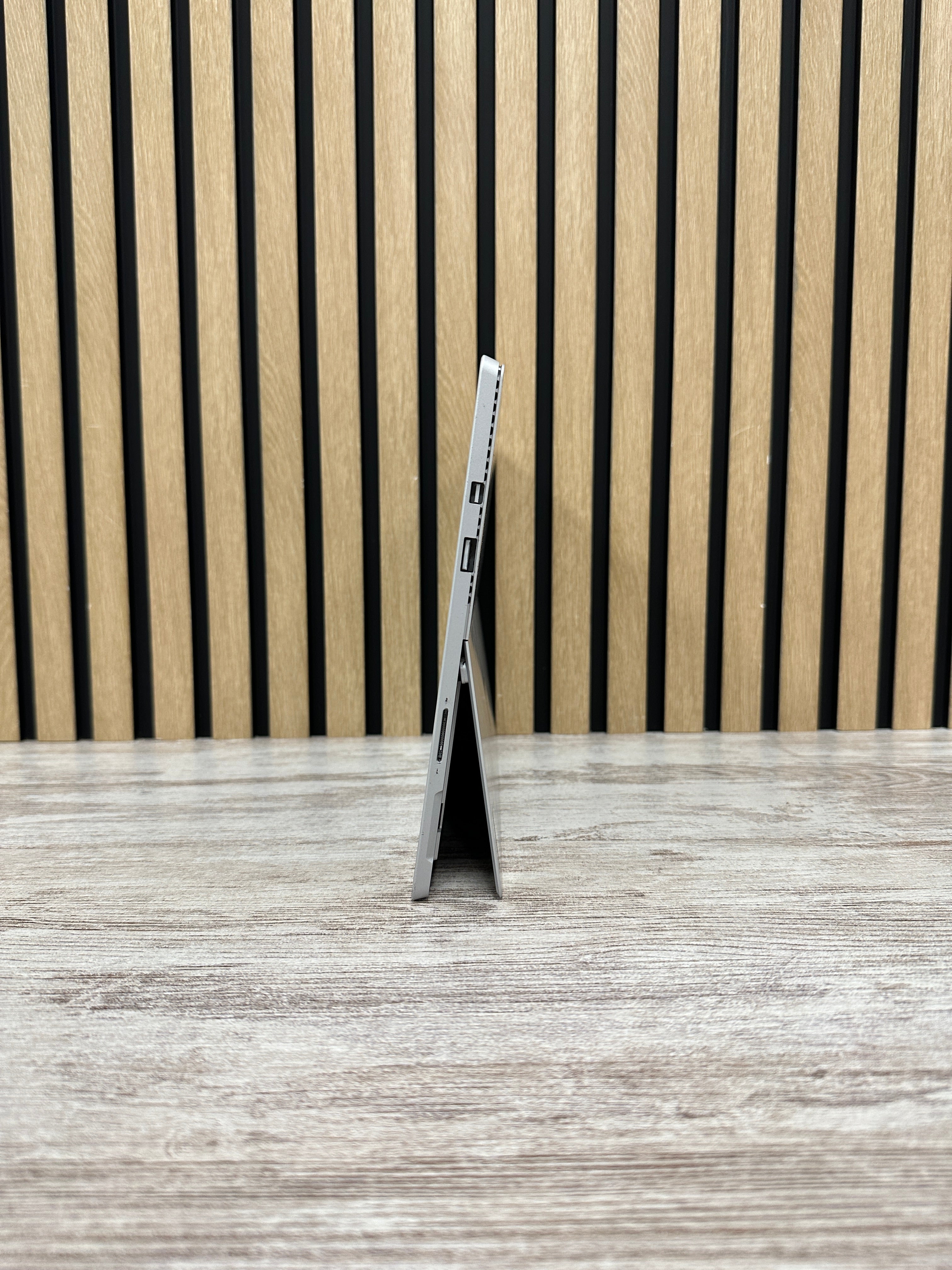 Microsoft Surface Pro 4 1724 i5 8gb 512gb SSD - Moyacell