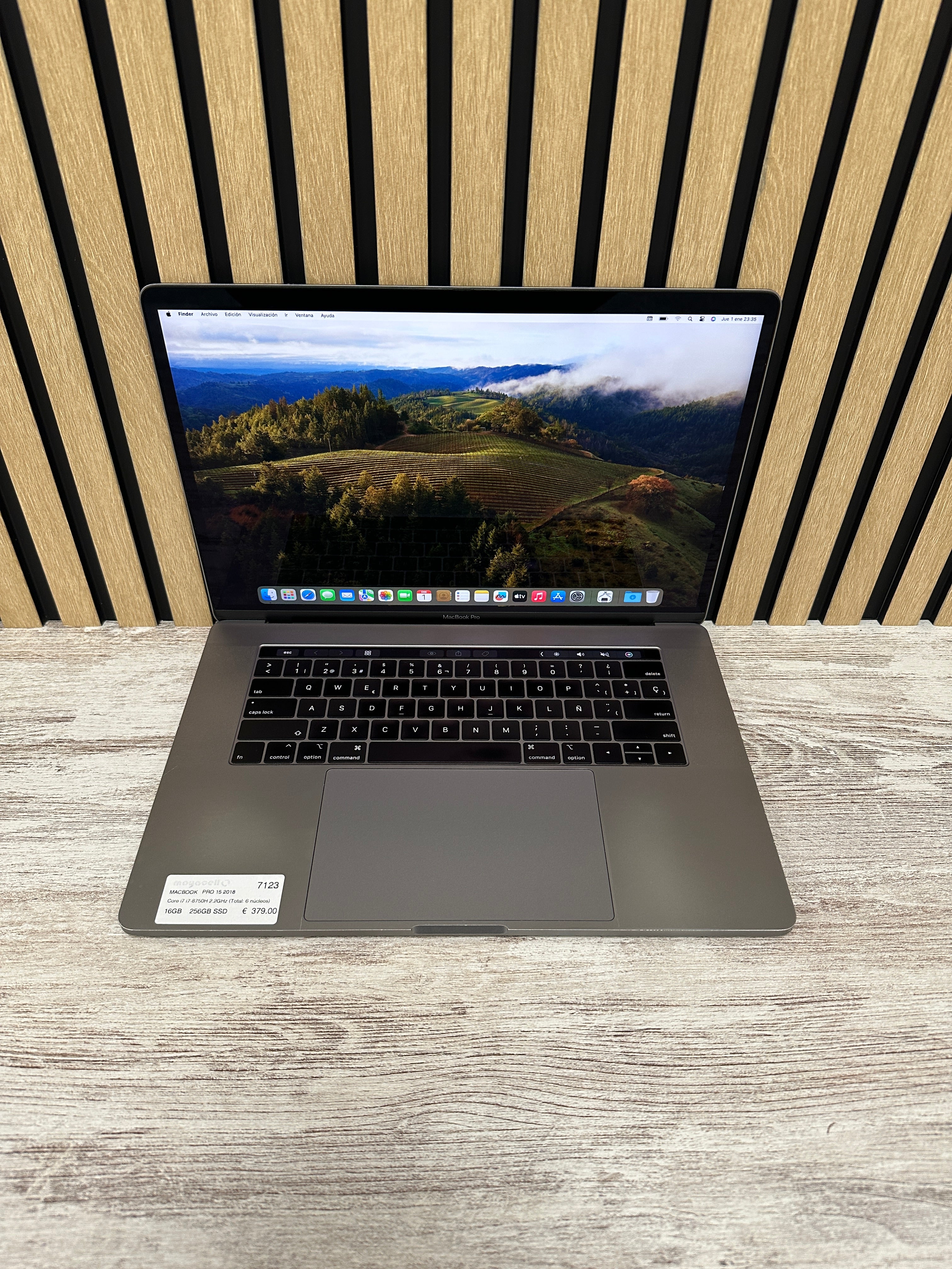 MacBook Pro 15" 2018 i7 16gb 256gb SSD - Moyacell