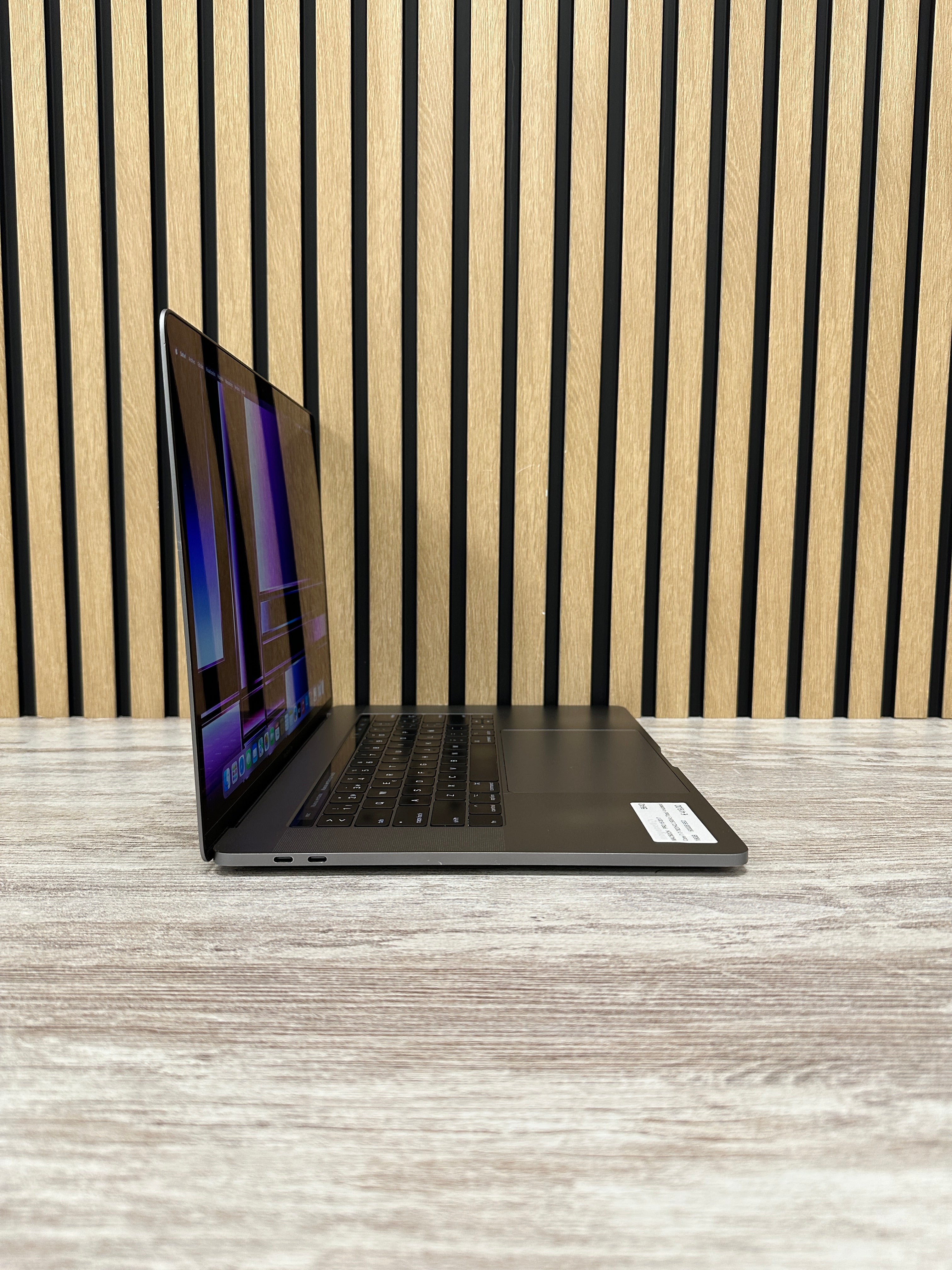 MacBook Pro 15" 2017 i7 16gb 500gb SSD