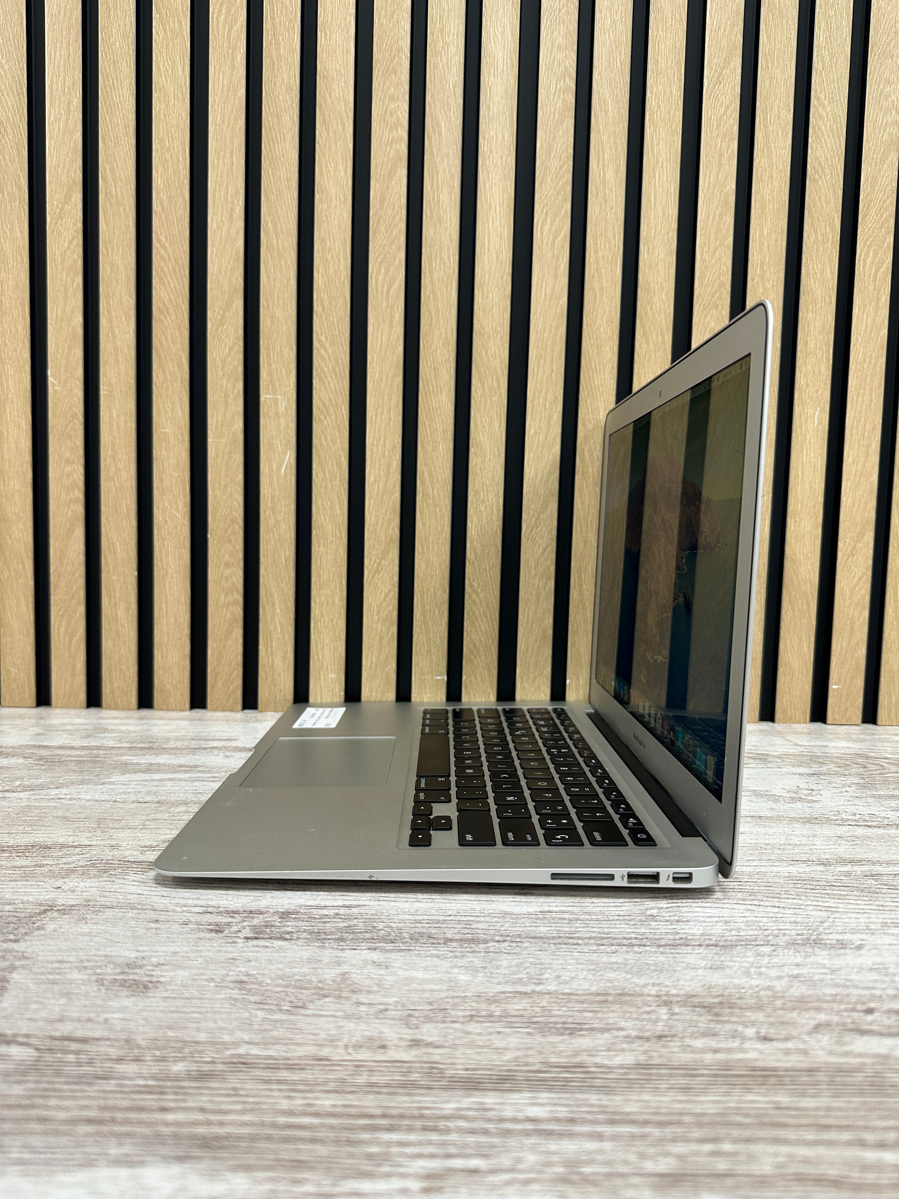 MacBook Air 13" 2012 i5 4gb 128gb SSD