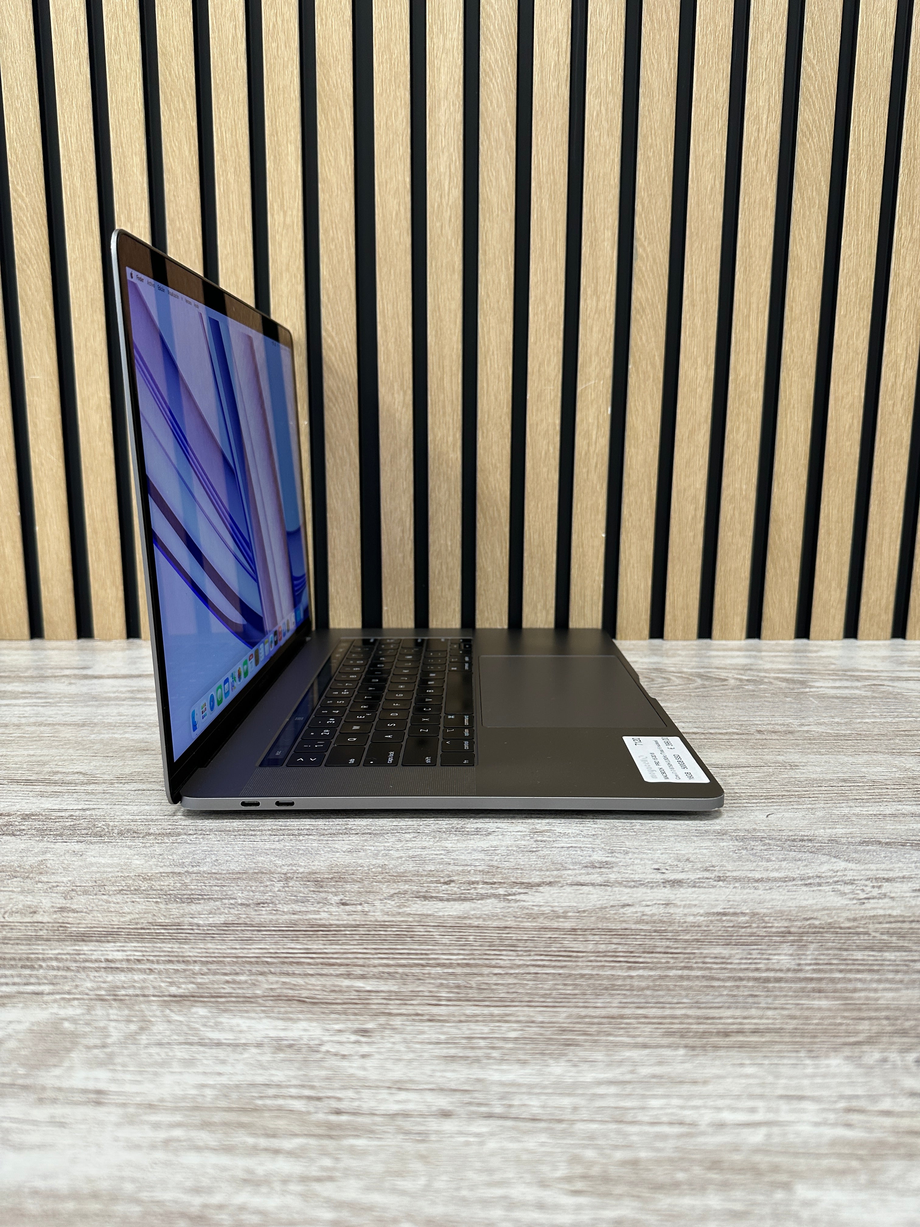 MacBook Pro 15" 2018 i7 16gb 500gb SSD
