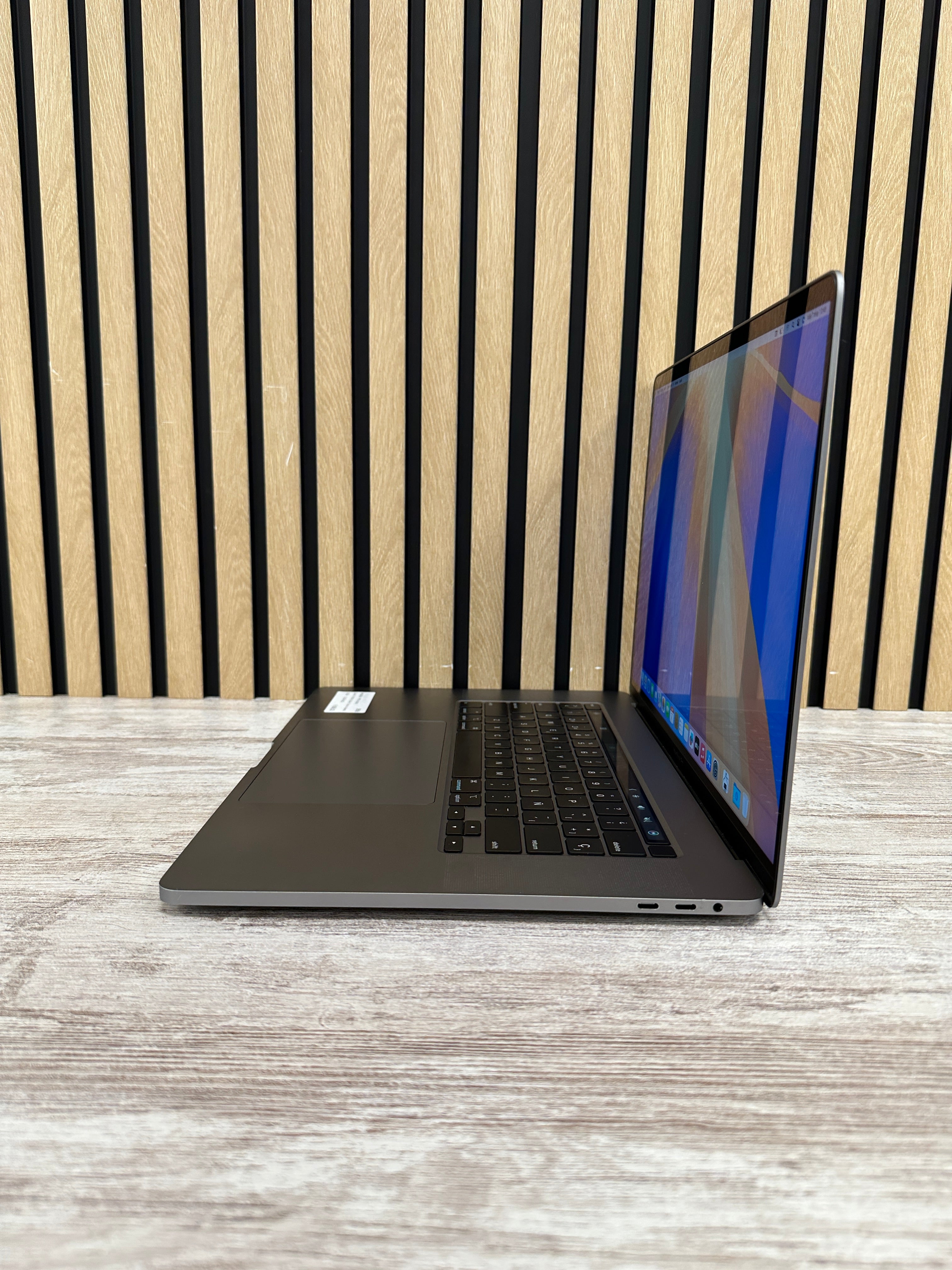 MacBook Pro 16" 2019 i7 32gb 512gb SSD