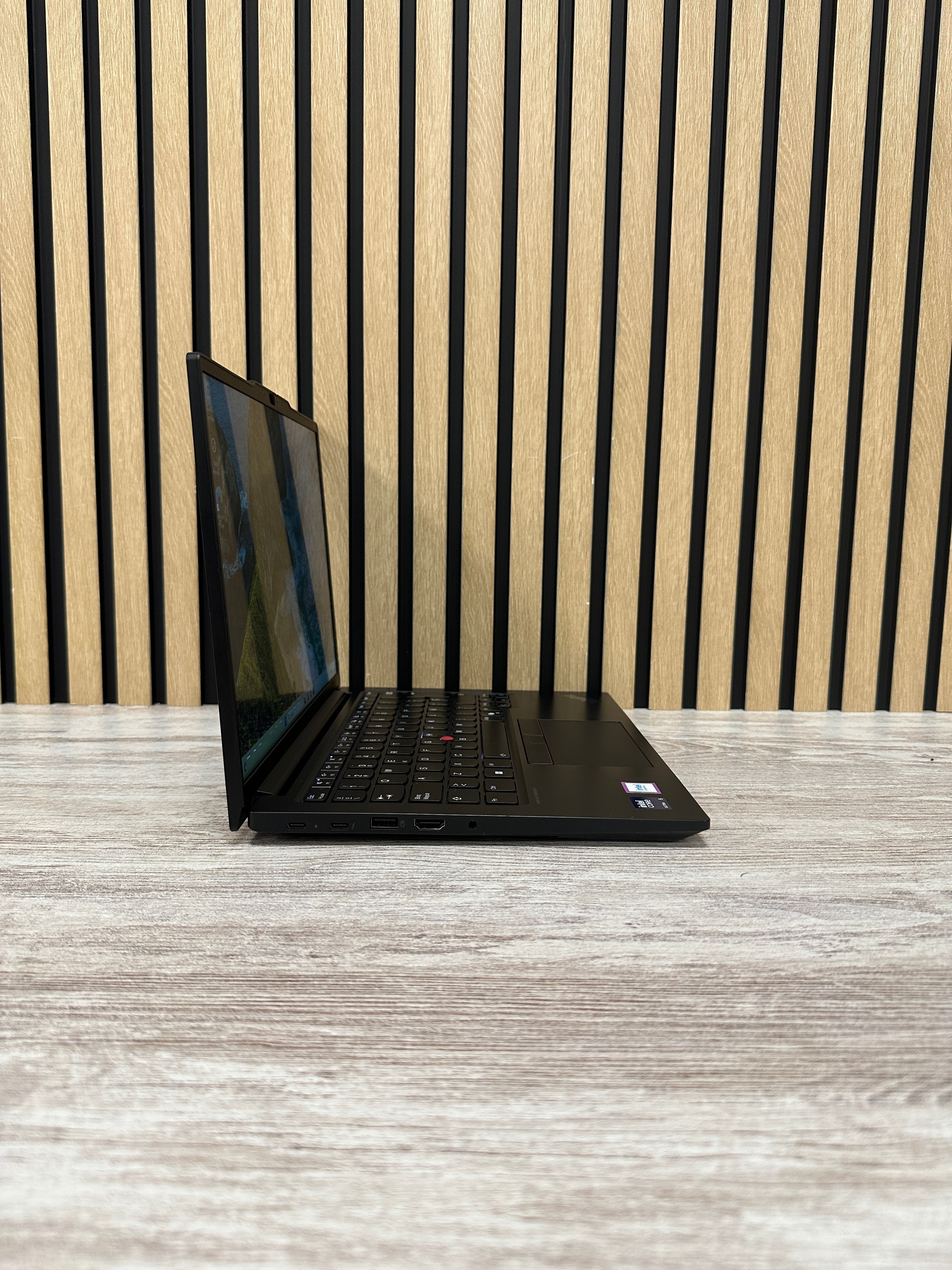 Lenovo Thinkpad E14 Intel R Core TM Ultra 5 32gb 1tb SSD - Moyacell