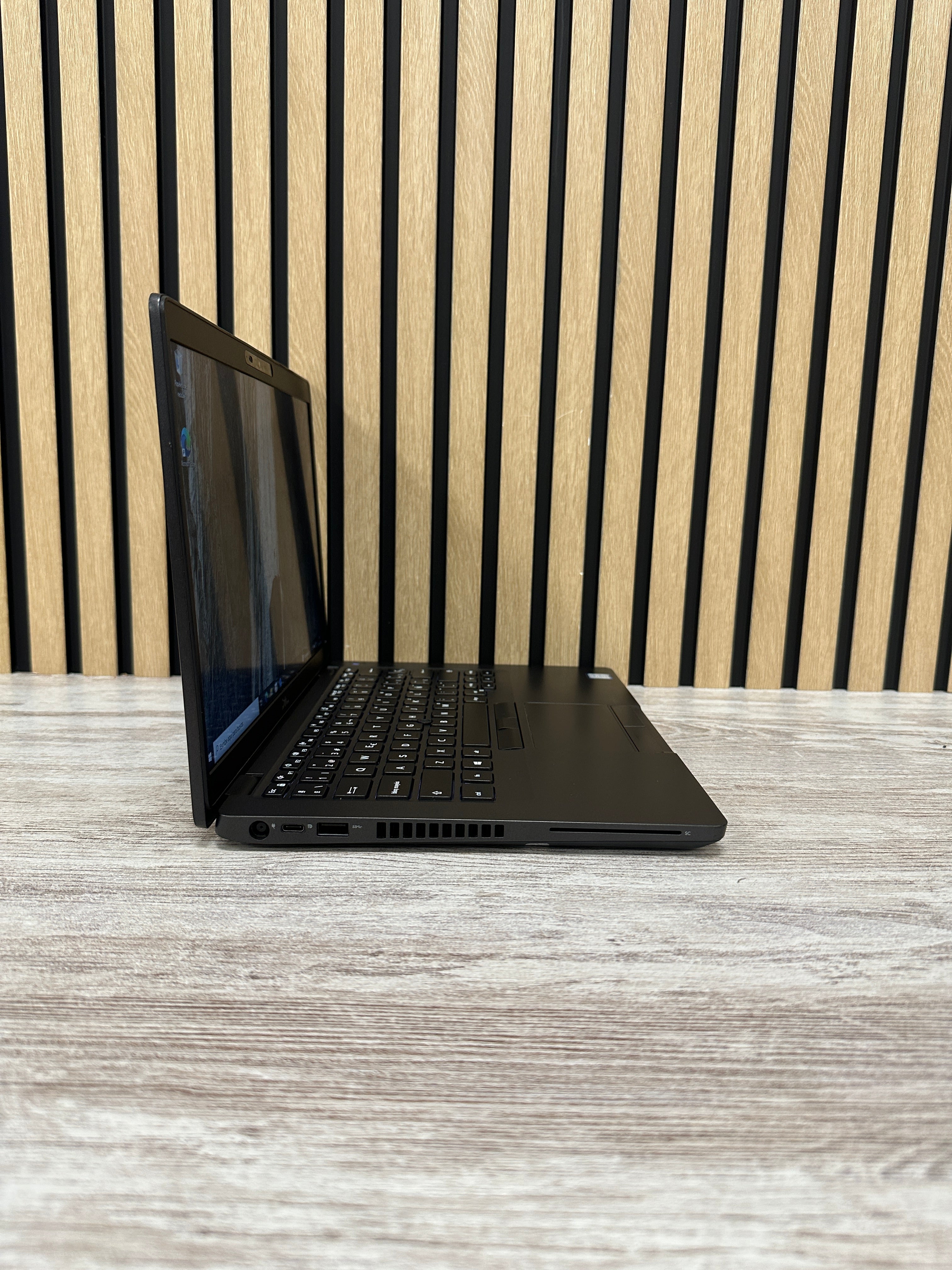 Dell Latitude 5400 i5 8gb 256gb SSD - Moyacell
