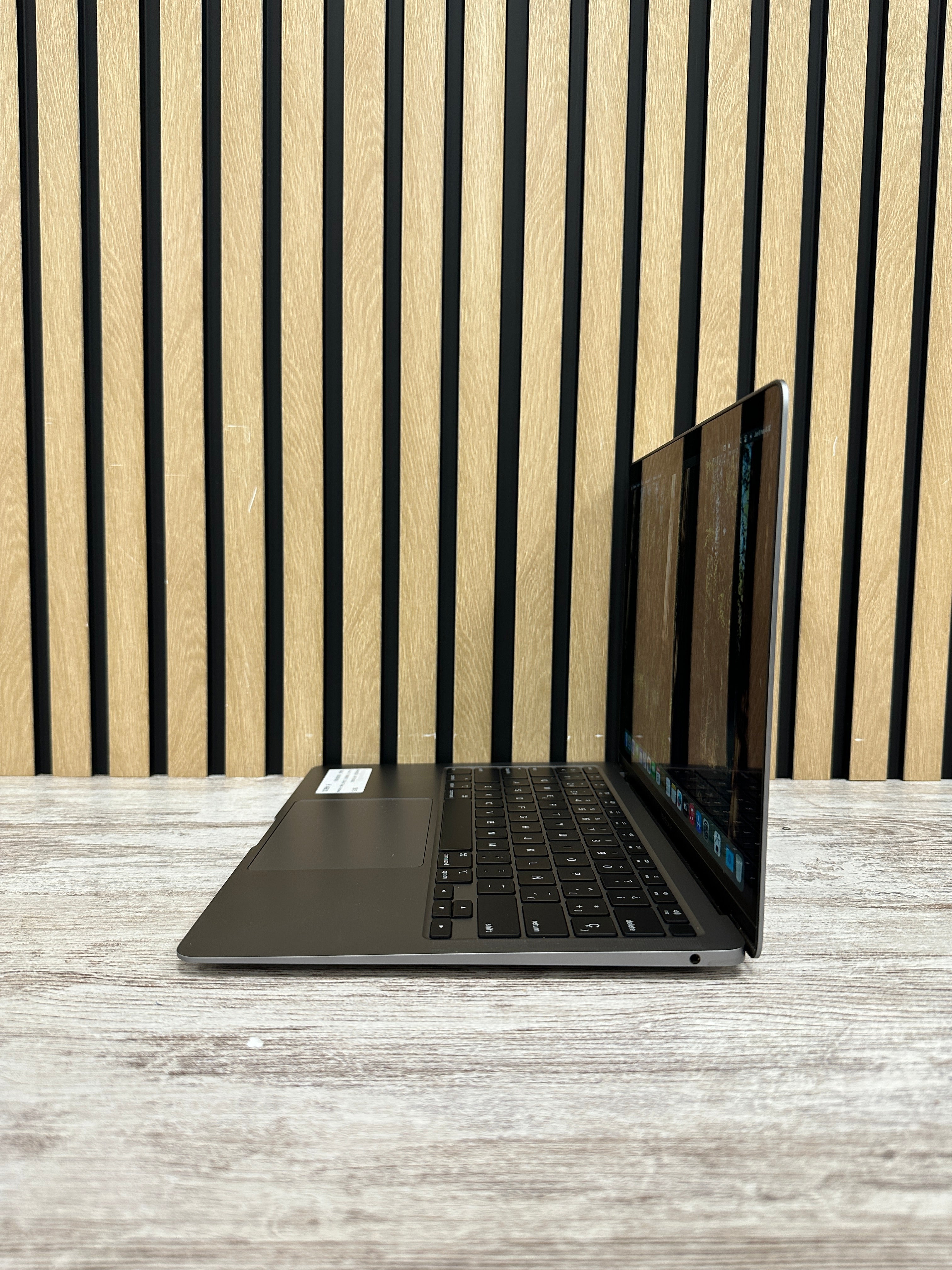 MacBook Air 13" 2020 i7 16gb 500gb SSD