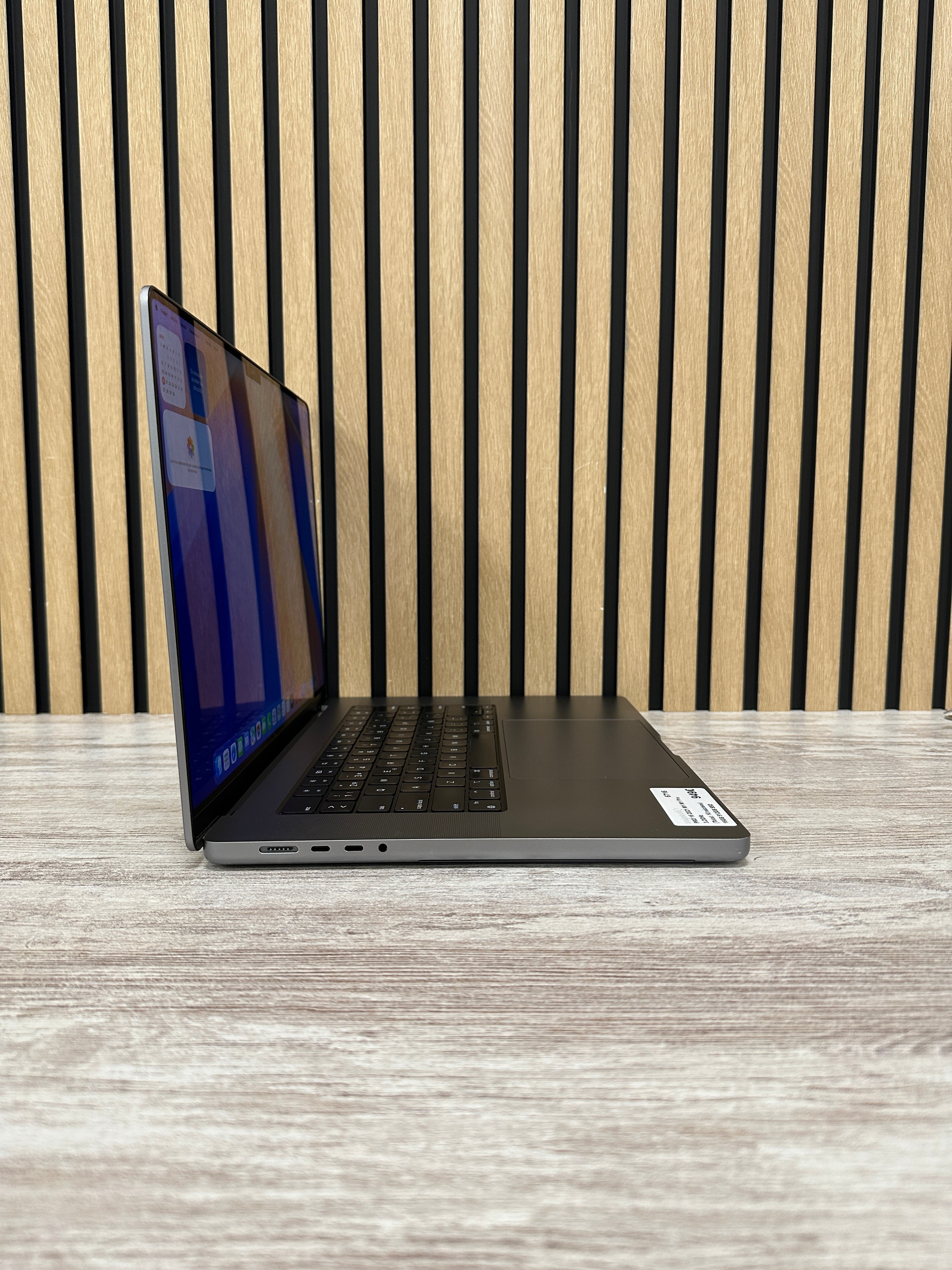 MacBook Pro 16" 2021 M1 PRO 16gb 512gb SSD - Moyacell