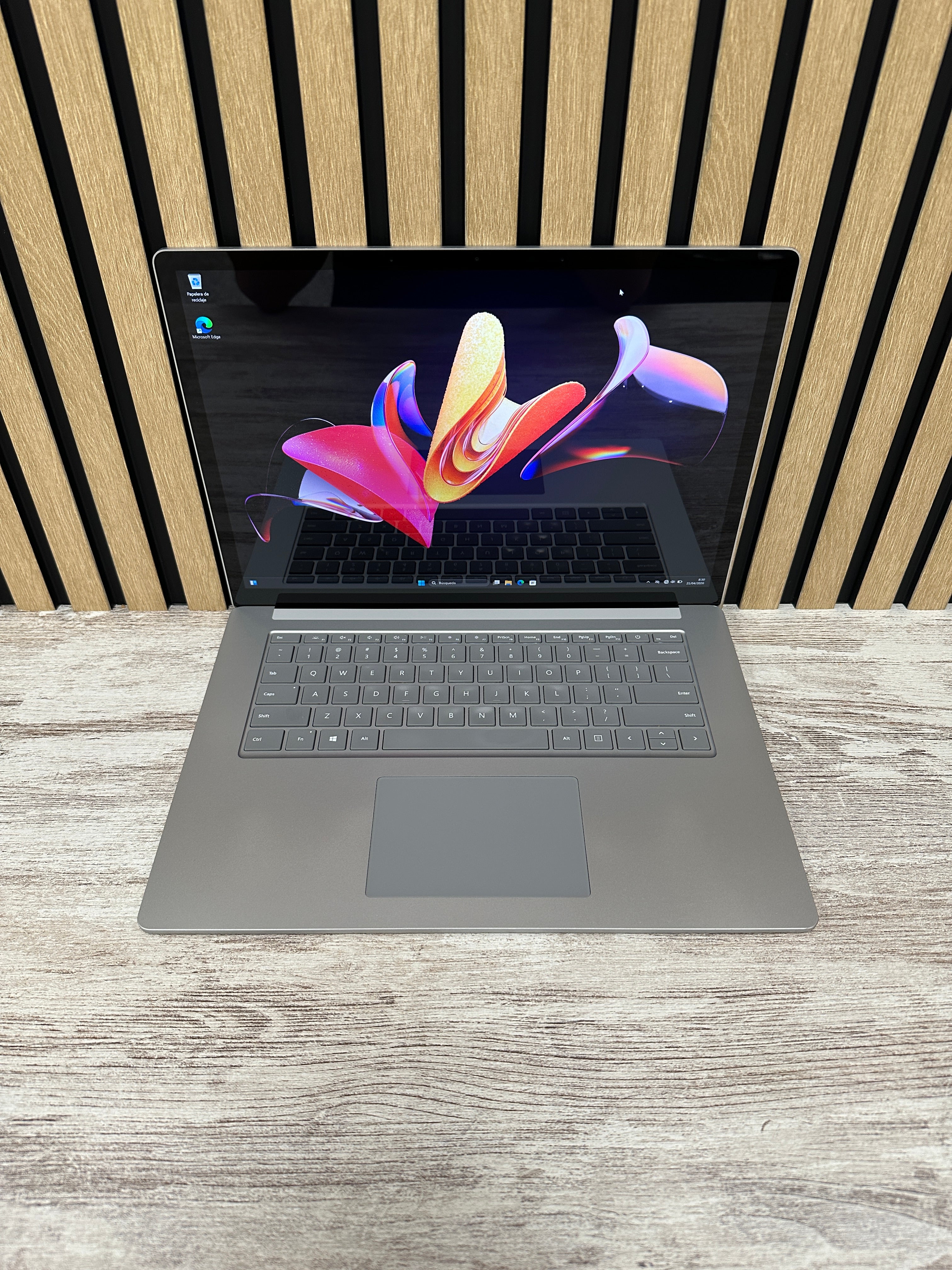 Microsoft Corp Surface Laptop 3 i5 16gb 256gb SSD - Moyacell