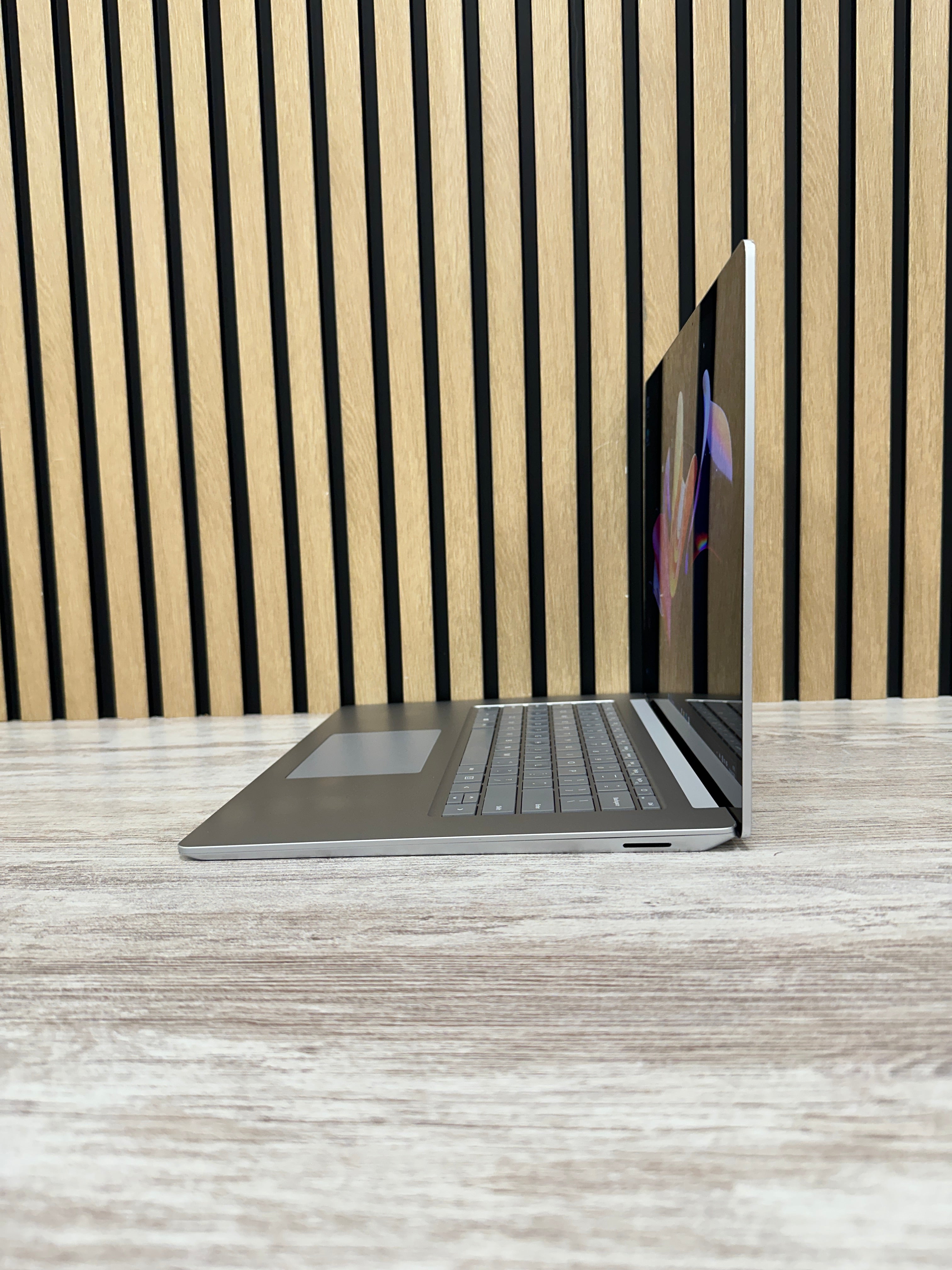 Microsoft Corp Surface Laptop 3 i5 16gb 256gb SSD - Moyacell